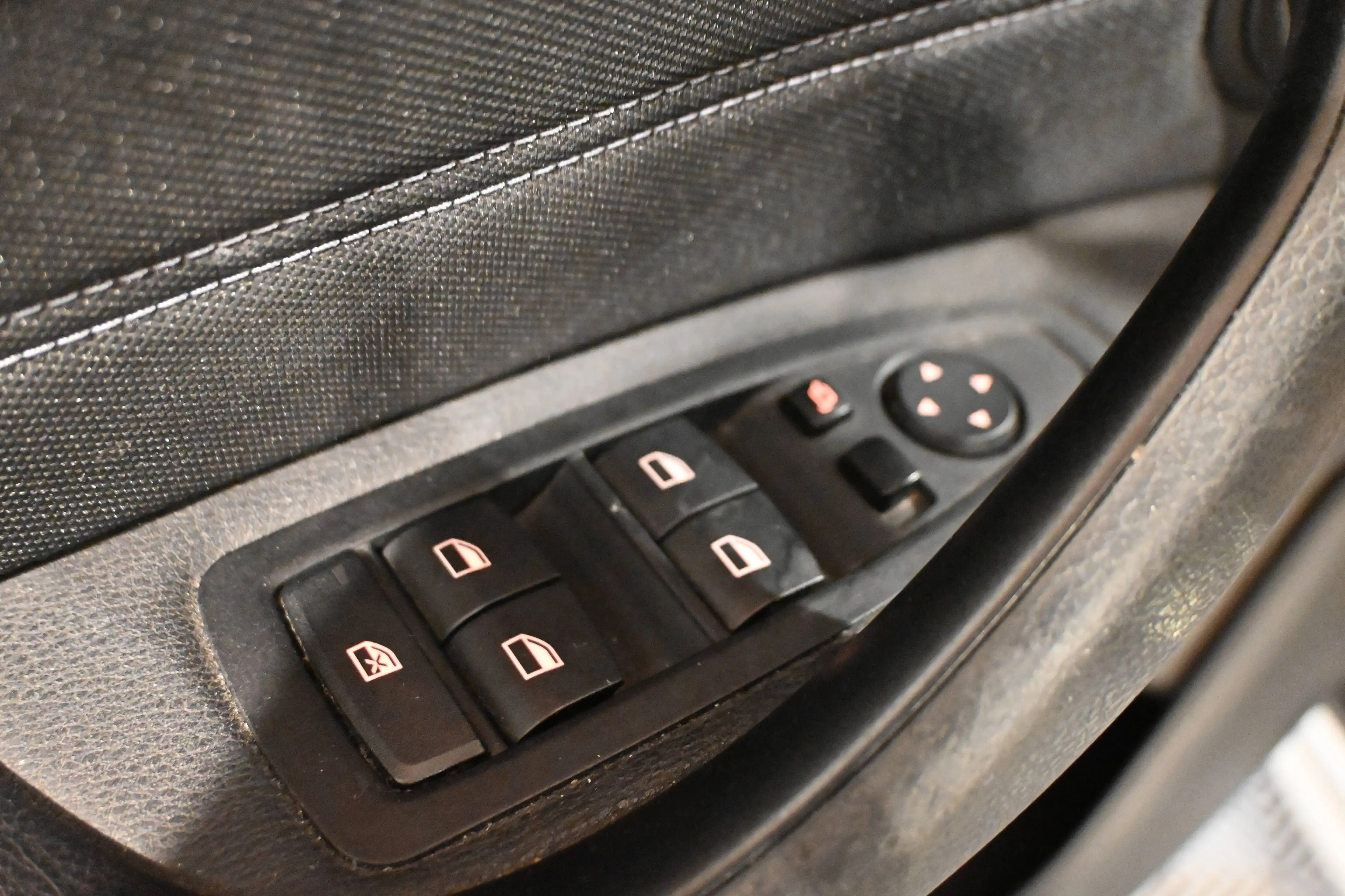 BMW X1 X1 1.5i sDrive18 PACK SPORT / BLUETOOTH / TELEPHONE / COFFRE ELECTRIQUE / CARNET COMPLET BMW !! — photo 10