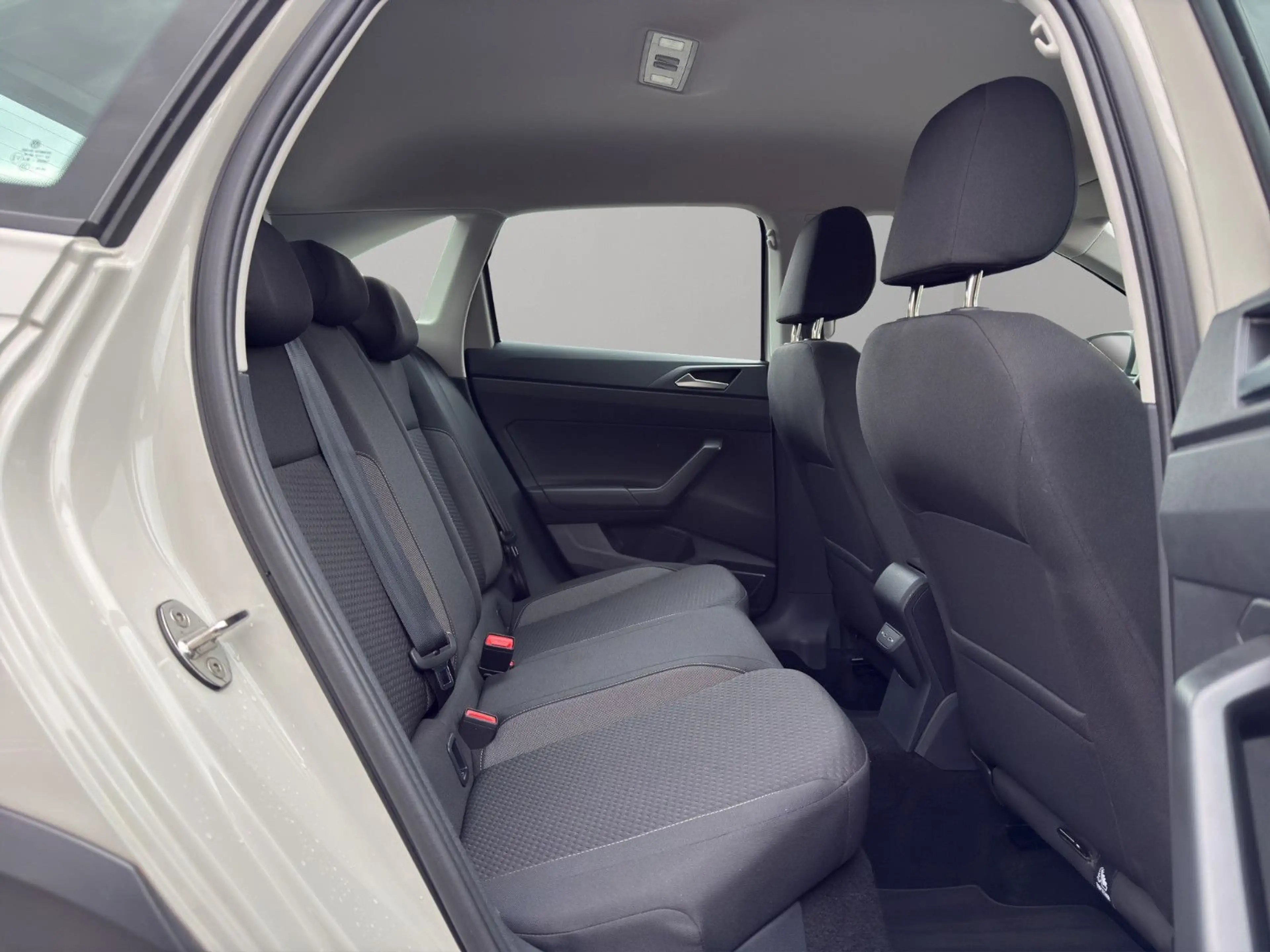 Volkswagen Taigo 1.0 TSI DSG LED PDC ACC VICO DAB KEYLESS — photo 14