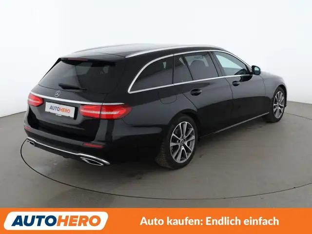 Mercedes-Benz E view 6