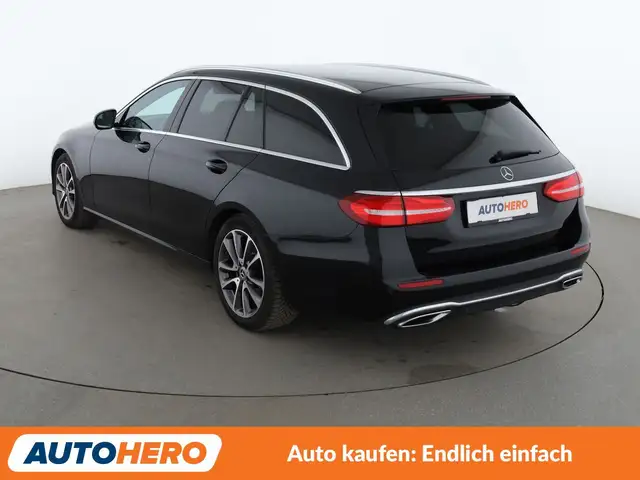 Mercedes-Benz E view 4
