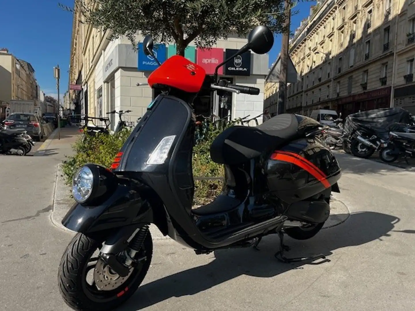 Vespa GTV 300 Zwart - 1