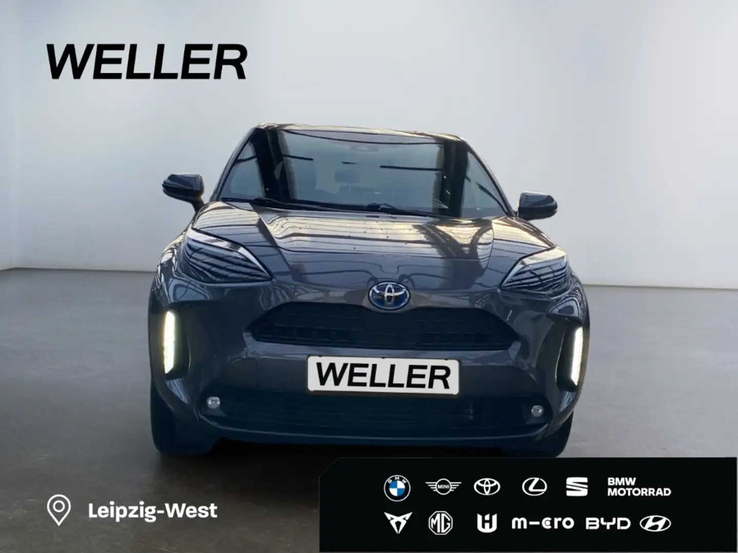 Toyota Yaris Cross Hybrid 1.5 VVT-i Team D *SHZ*CAM*ACC* Grau - 2