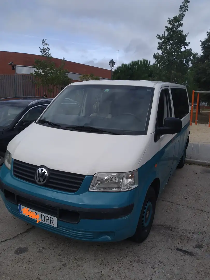 Volkswagen T5 plava - 1