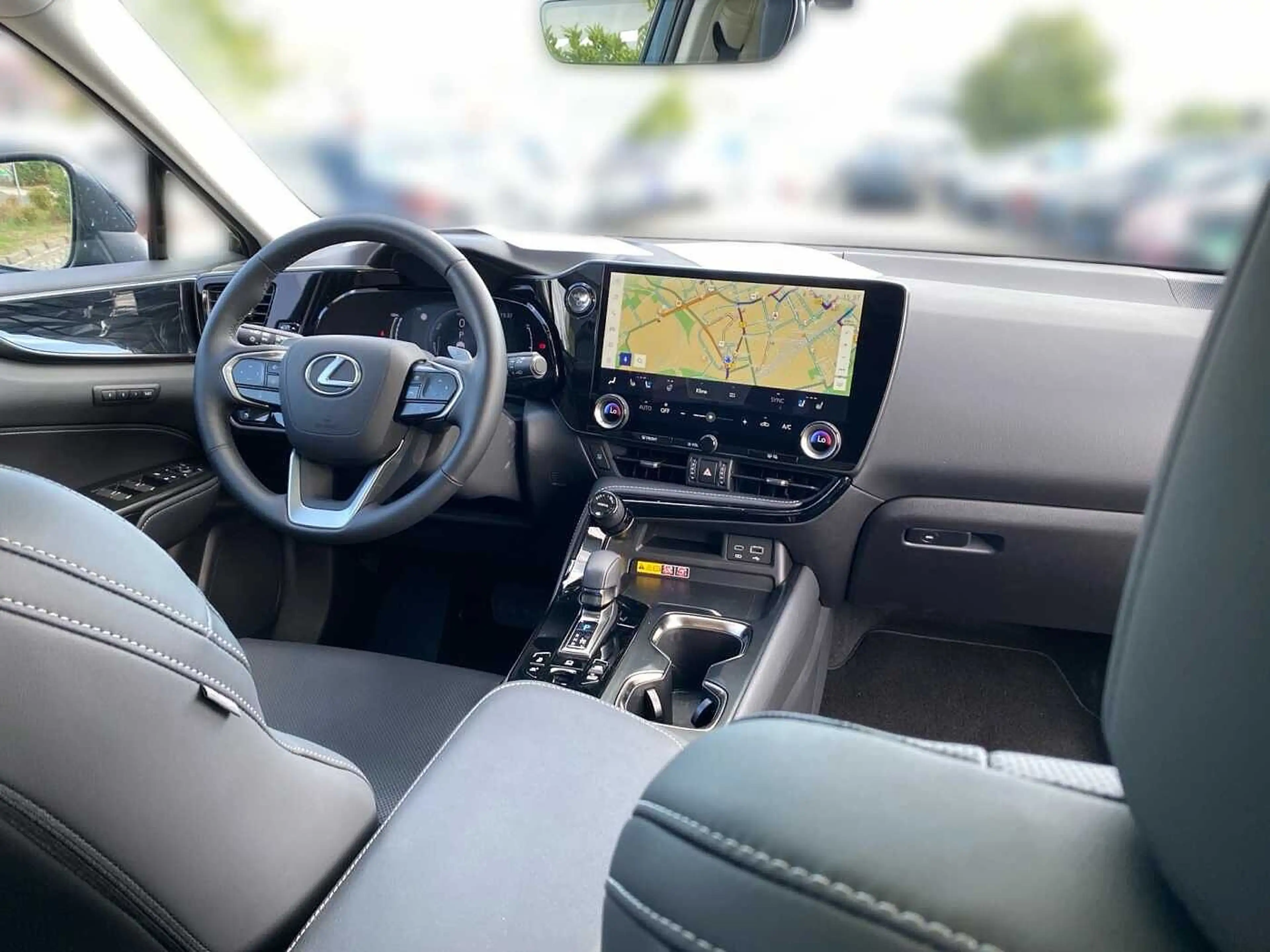 Lexus NX 450h+ 2.5 Plug-In Executive AWD PANO HUD — photo 8