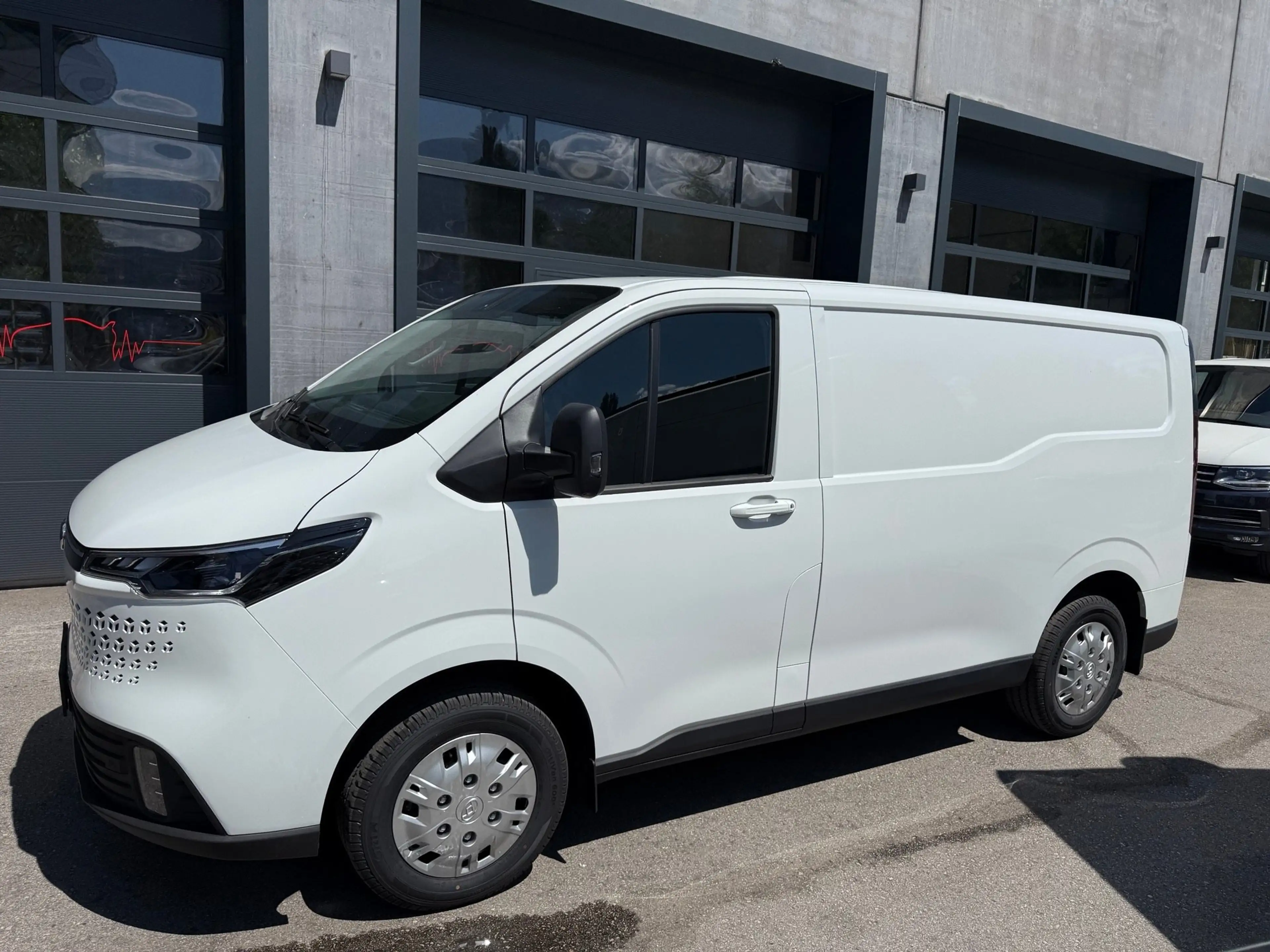 Maxus Deliver 7 Deliver 7 Kasten 2.0 D L1H1 (Sofort) — photo 4