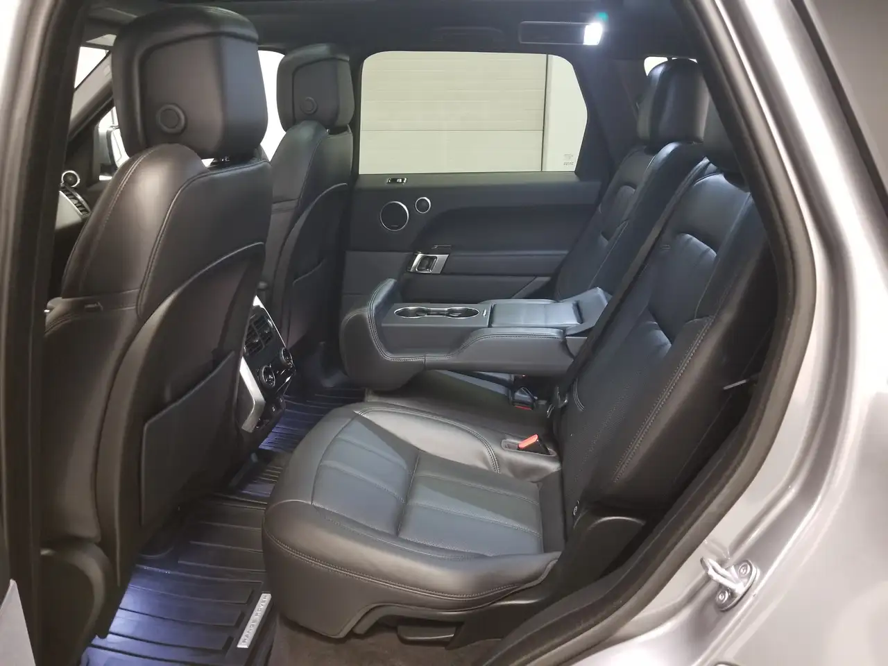Land Rover Range Rover Sport снимка Land Rover Range Rover Sport