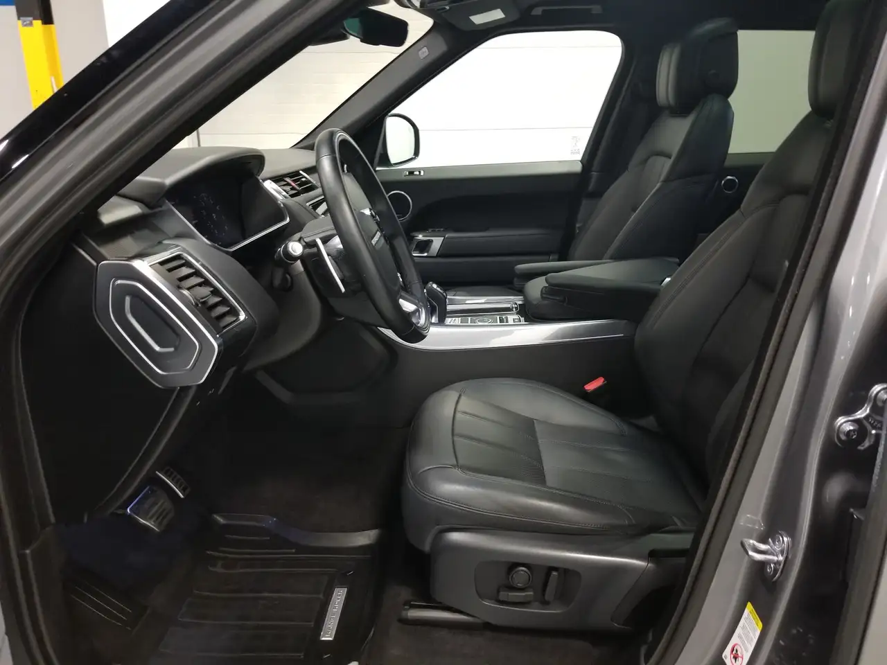 Land Rover Range Rover Sport снимка Land Rover Range Rover Sport
