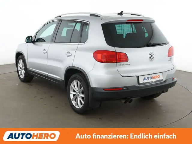 Volkswagen Tiguan view 4