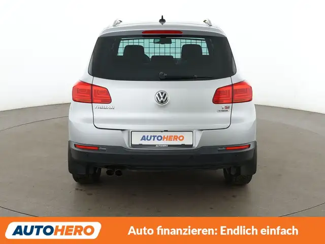 Volkswagen Tiguan view 5