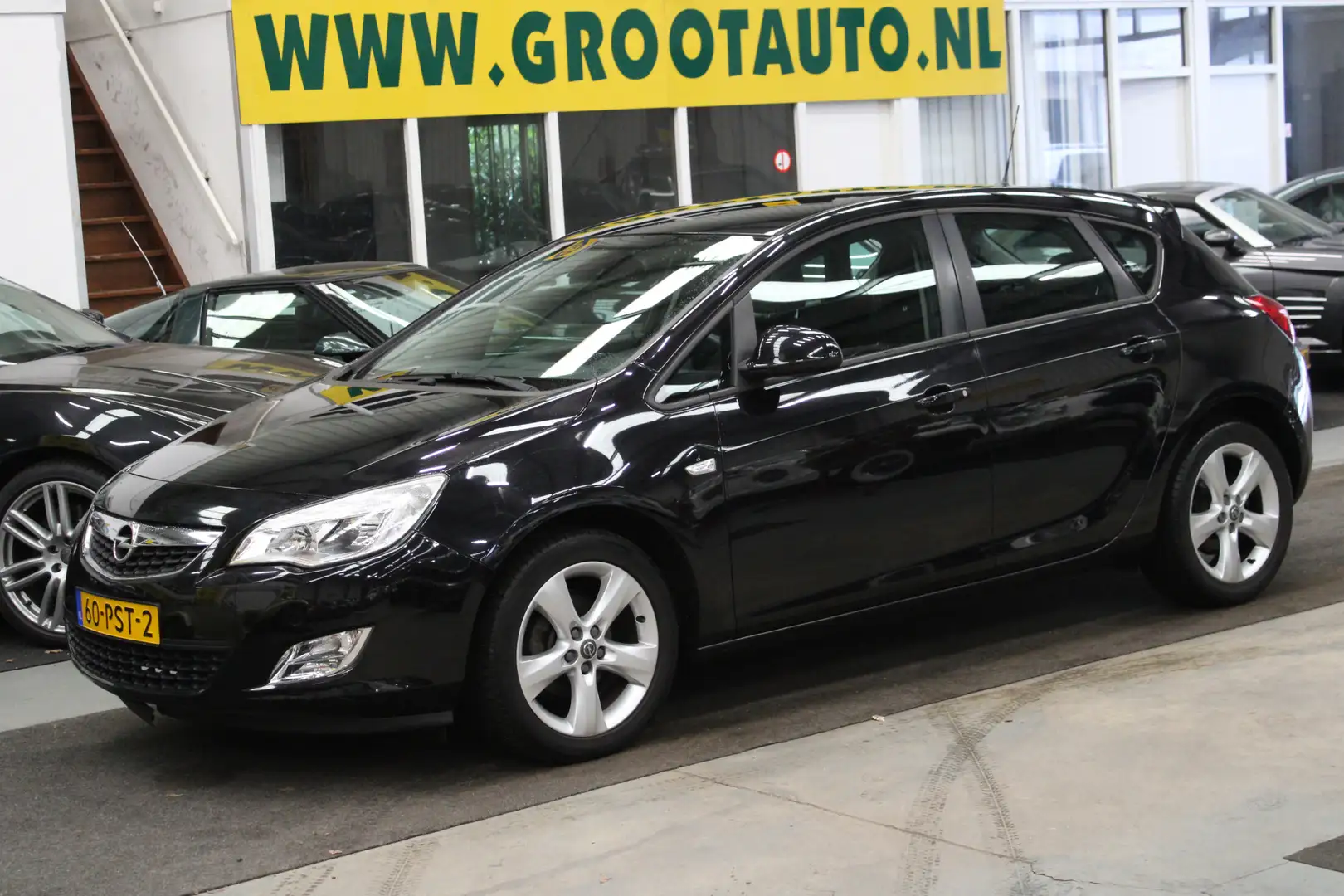 Opel Astra 1.4 Edition Airco, Cruise Control, Stuurbekrachtig Zwart - 1
