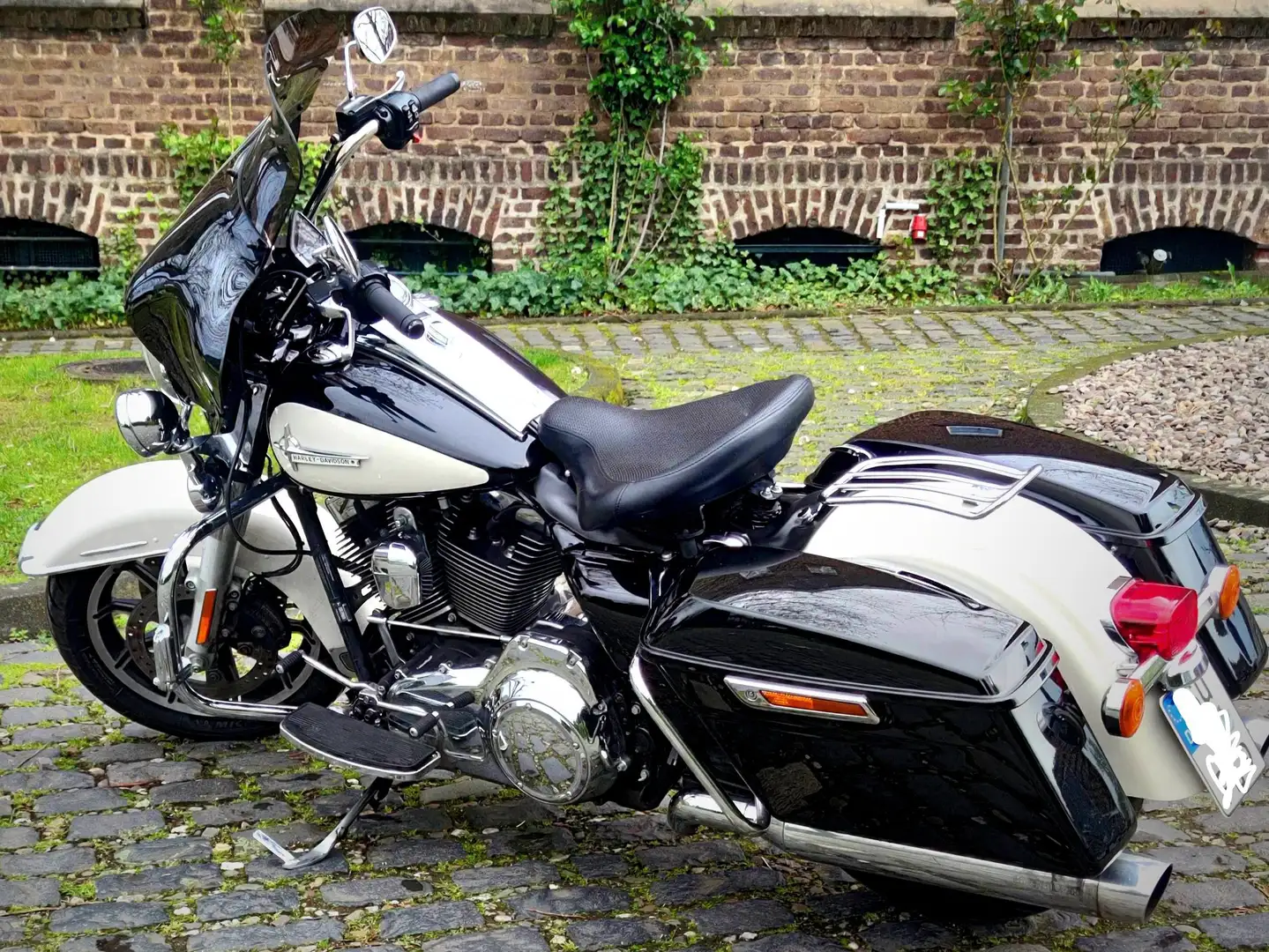 Harley-Davidson Road King Police Schwarz - 1
