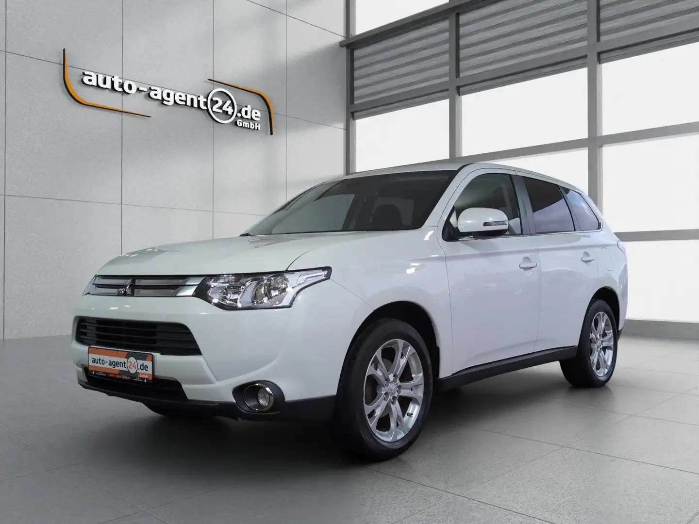 Mitsubishi Outlander 2.0 MIVEC /2.Hd/Kamera/Klima/Sitzheiz. Weiß - 2