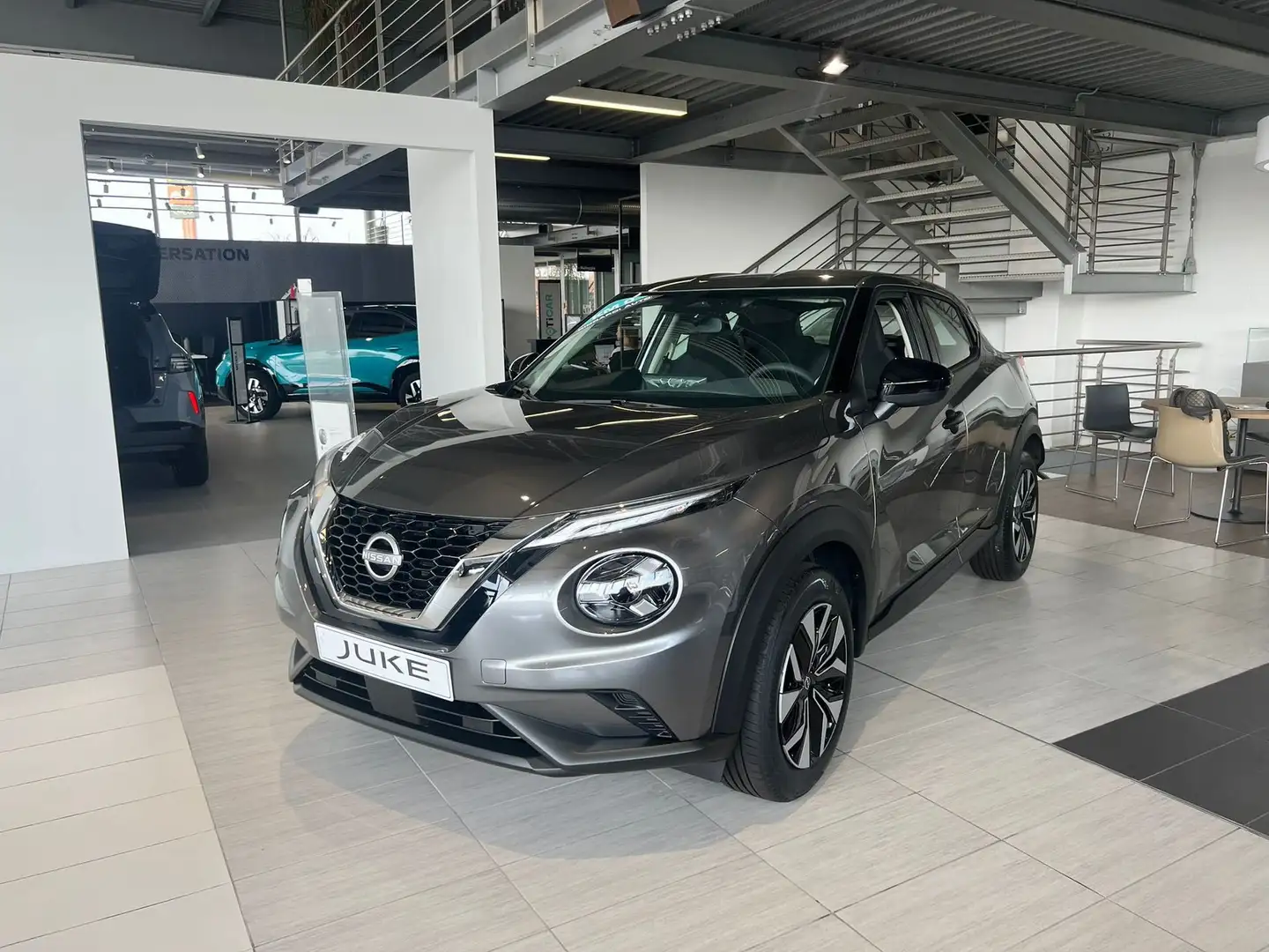 Nissan Juke NEW MC24 ACENTA MT Grijs - 1