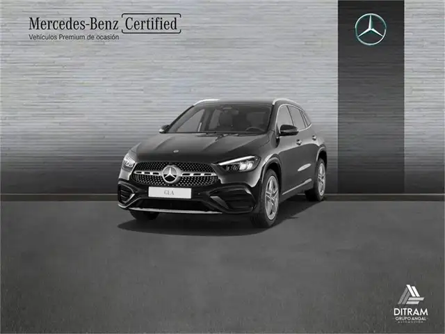 Mercedes-Benz GLA 250 e con tecnología híbrida EQ
