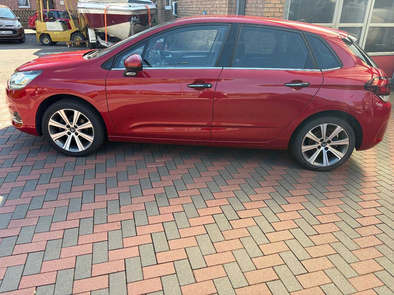 Citroen C4 Citroen C4 1.6 HDI Shine — photo 9