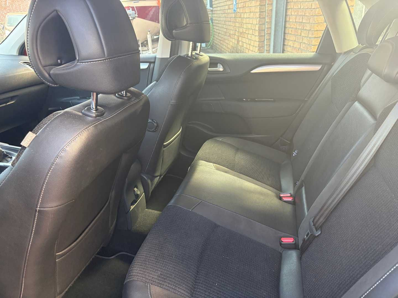 Citroen C4 Citroen C4 1.6 HDI Shine — photo 10