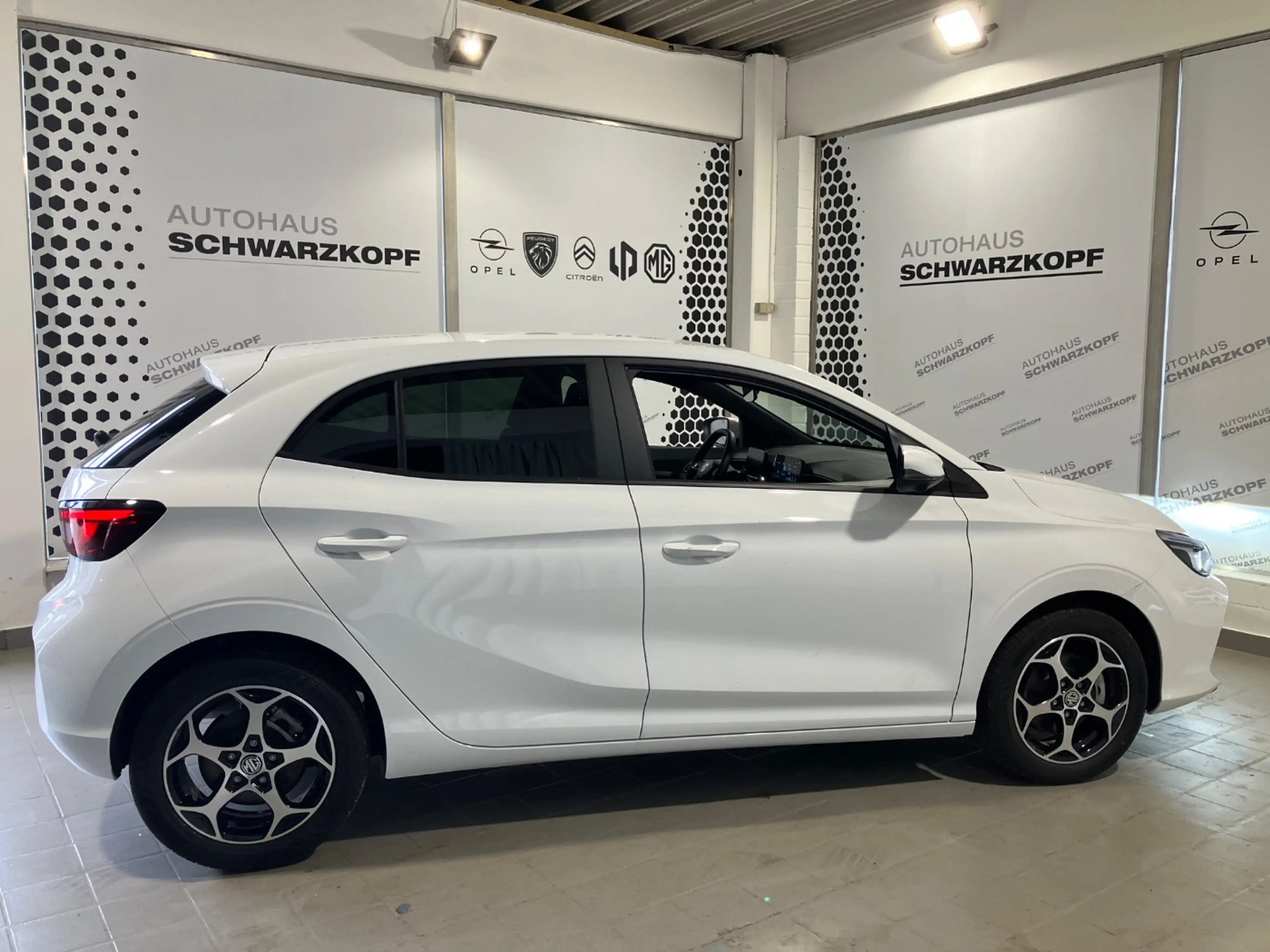 MG MG3 Vollausstattung + Herstellergarantie bis 2031 — photo 5