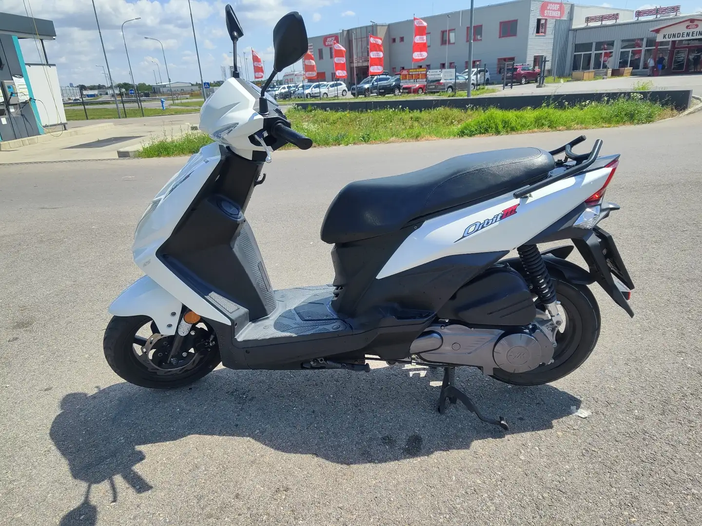 SYM Orbit III XE12W2/A3/01 White - 1