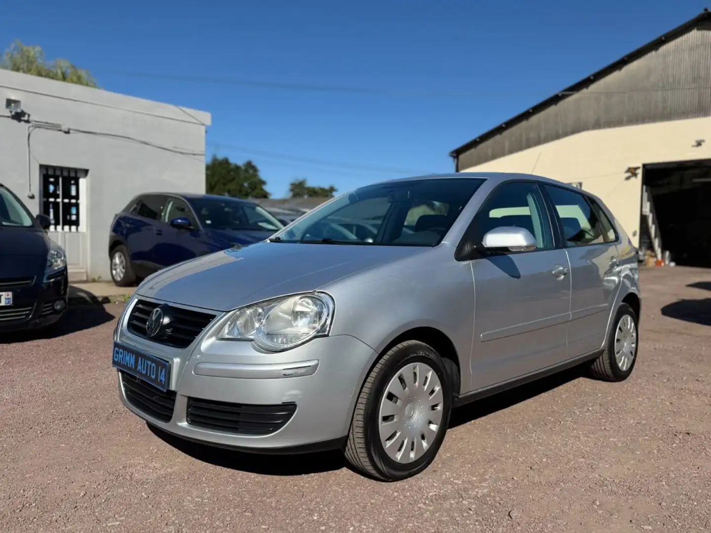 Volkswagen Polo Confort / Confortline Gris - 2