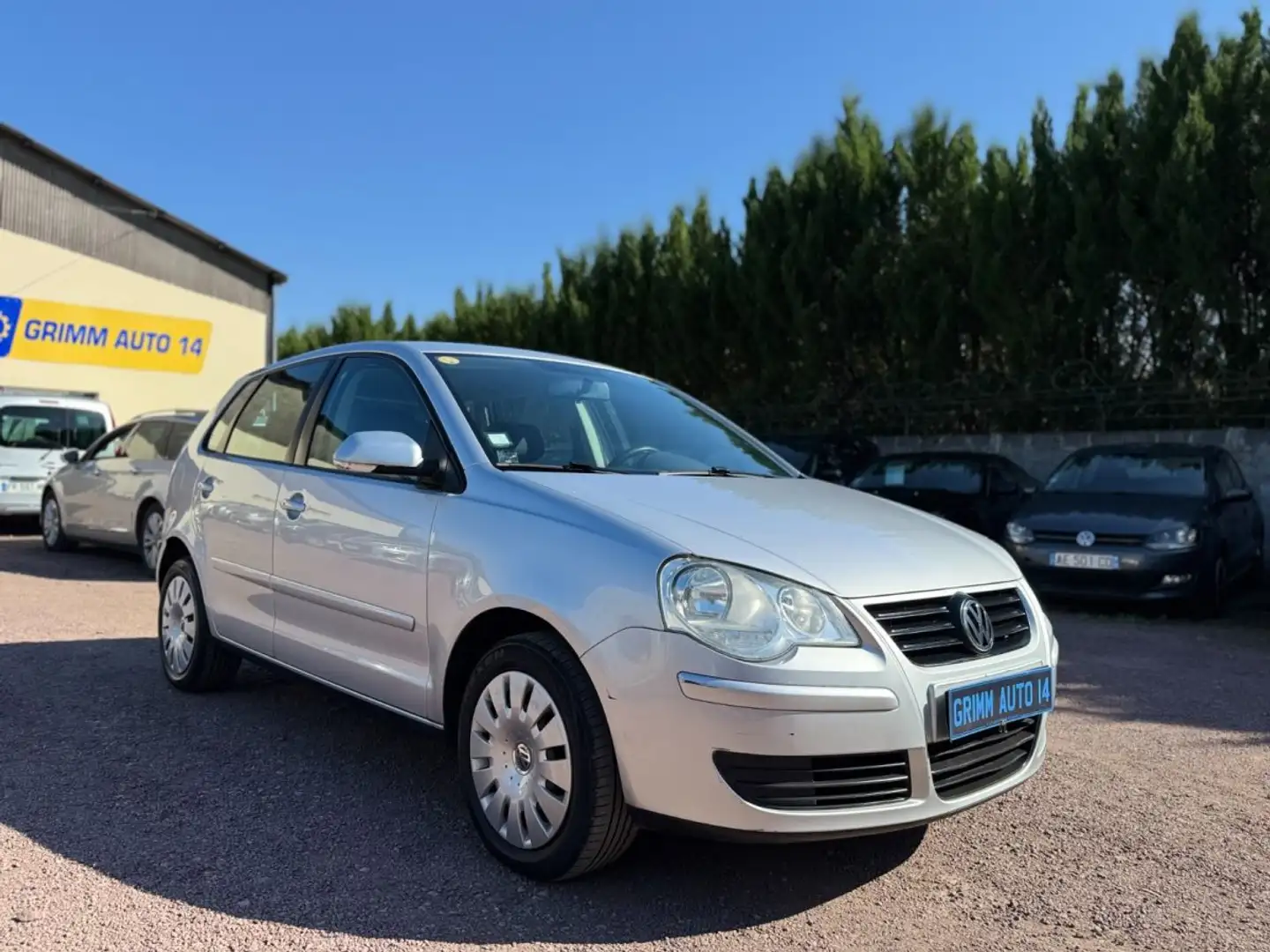 Volkswagen Polo Confort / Confortline Gris - 1