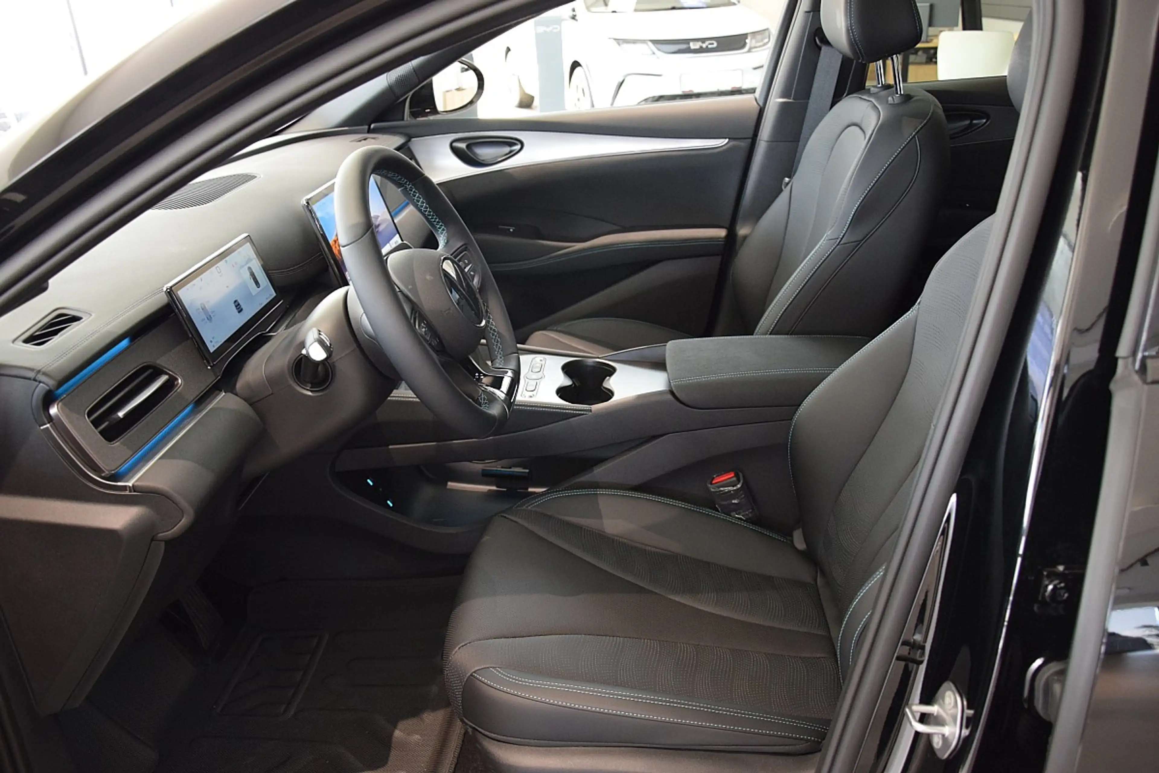 BYD Seal 6 DM-i Touring PHEV 19kWh Comfort Österreich Pake... — photo 8