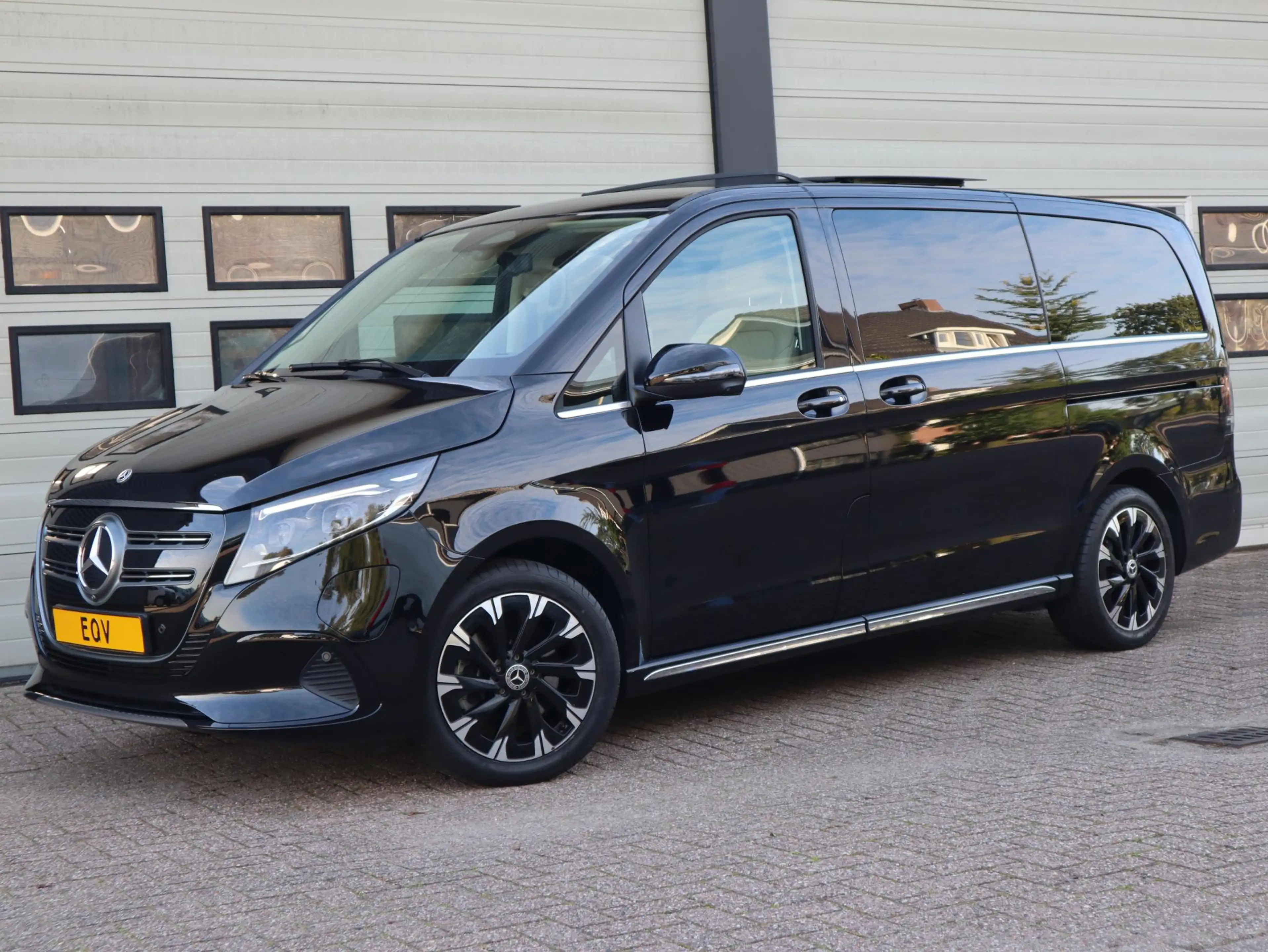 Mercedes-Benz EQV 300 90 kWh L2 Avantgarde - Alle Opties - AMG - 7 Pers. — photo 6
