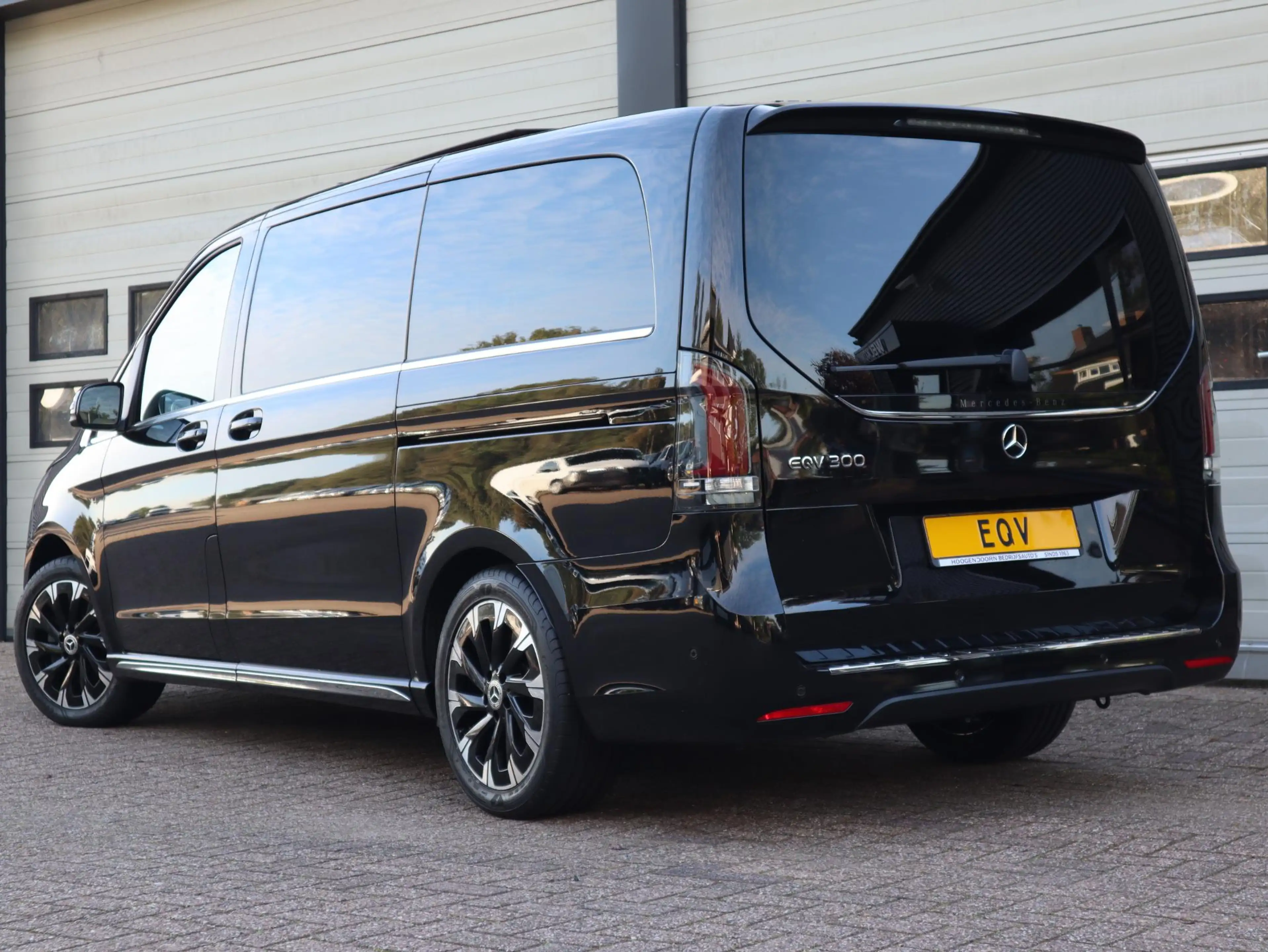 Mercedes-Benz EQV 300 90 kWh L2 Avantgarde - Alle Opties - AMG - 7 Pers. — photo 5