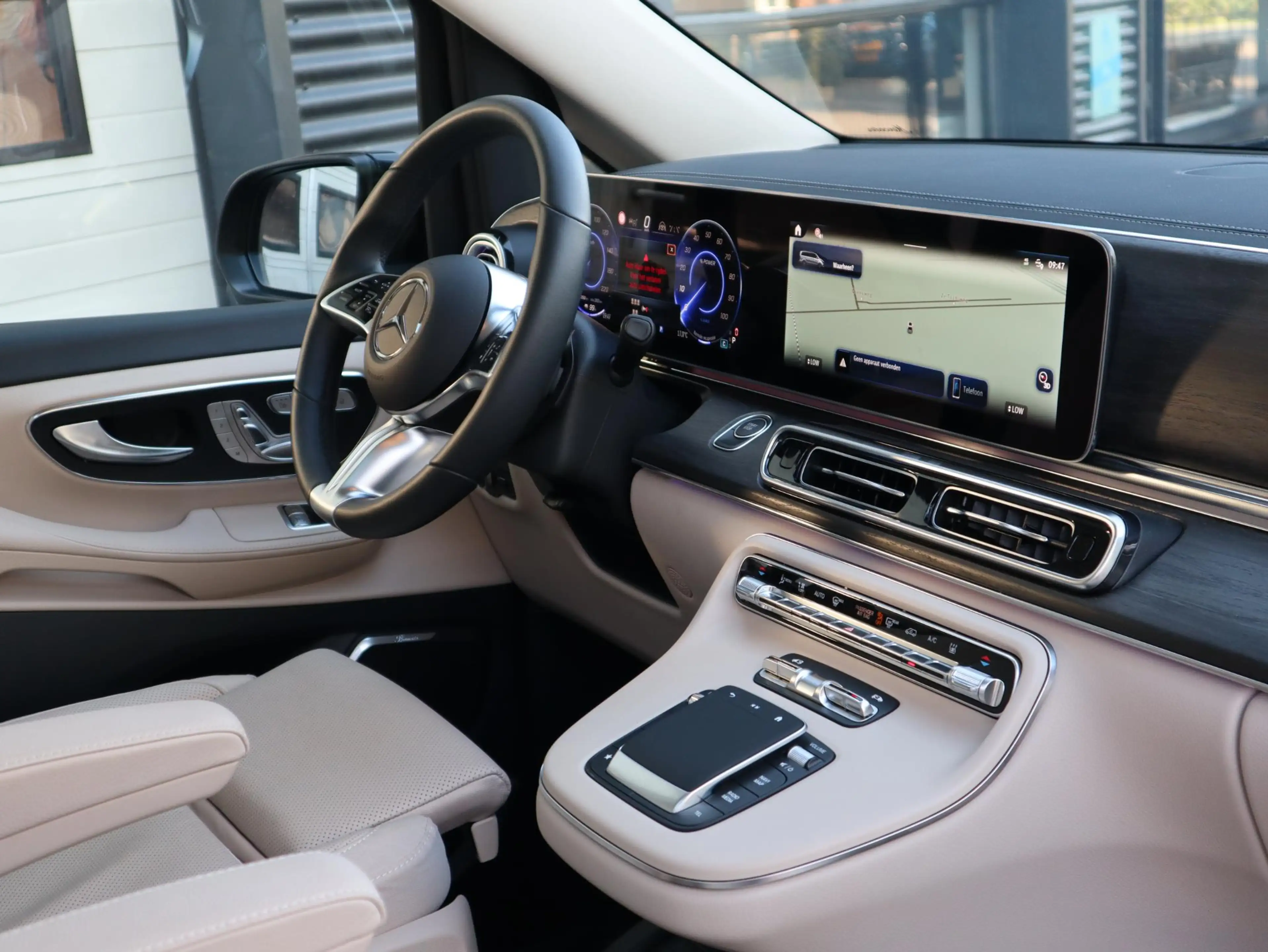 Mercedes-Benz EQV 300 90 kWh L2 Avantgarde - Alle Opties - AMG - 7 Pers. — photo 4