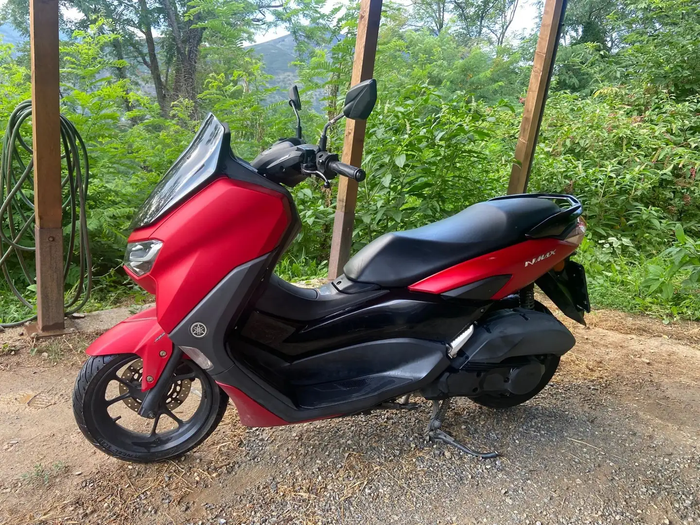 Yamaha NMAX Red - 1