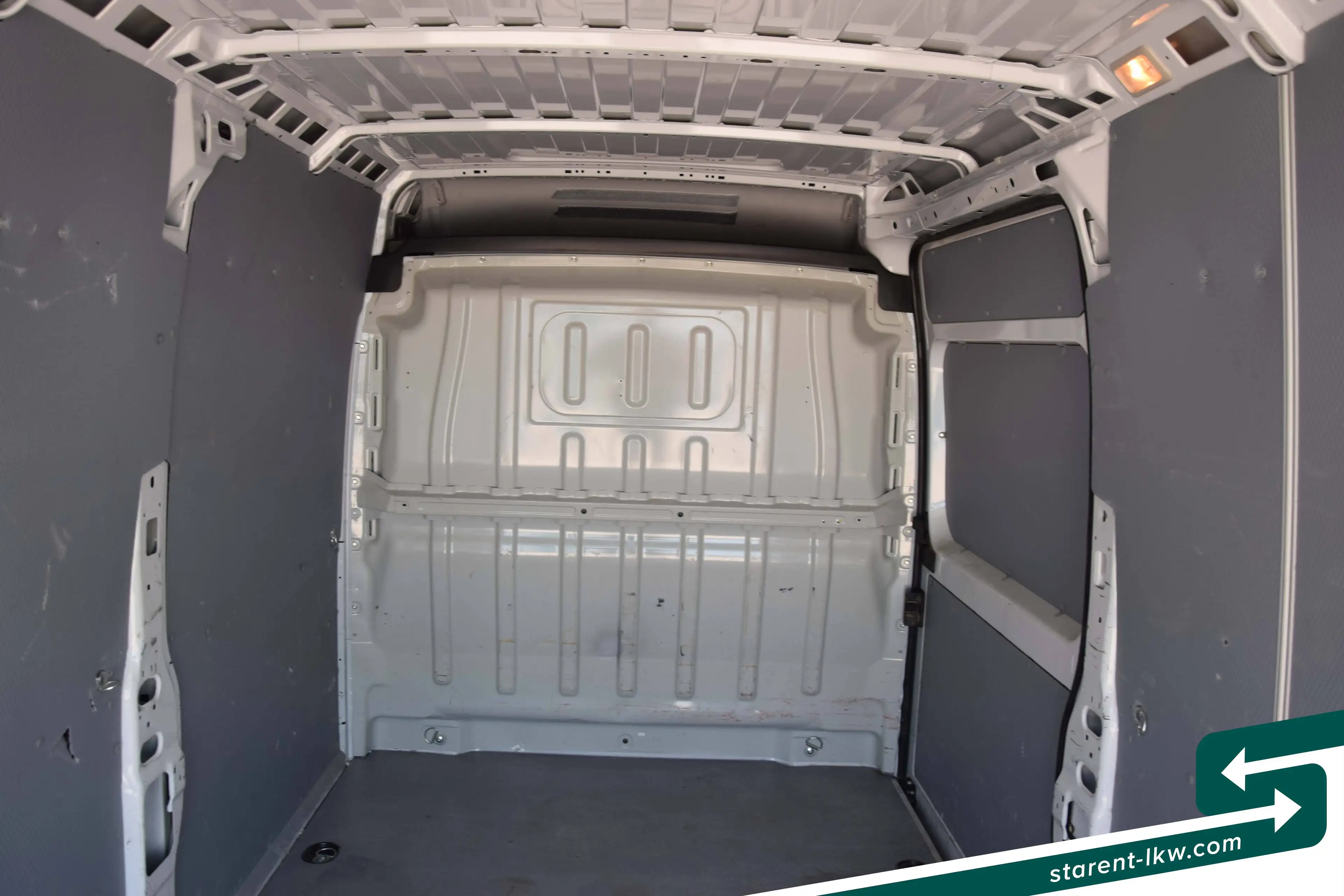 Peugeot Boxer Kastenwagen L3H2 Tempomat Klima App Schwingsitz — photo 14