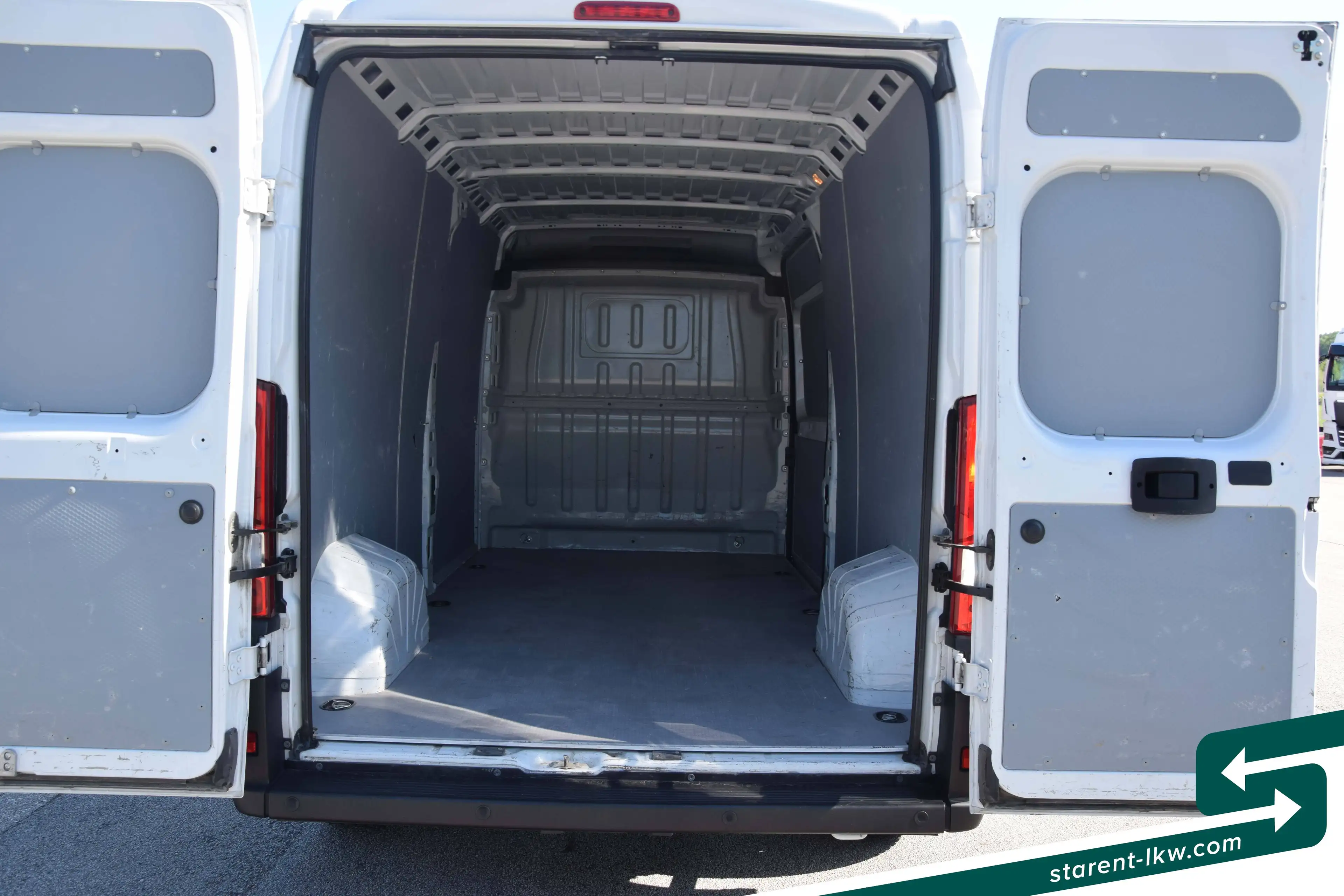Peugeot Boxer Kastenwagen L3H2 Tempomat Klima App Schwingsitz — photo 13