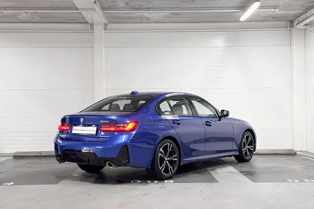 BMW 3 Series view 6