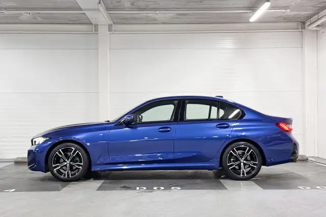 BMW 3 Series view 2