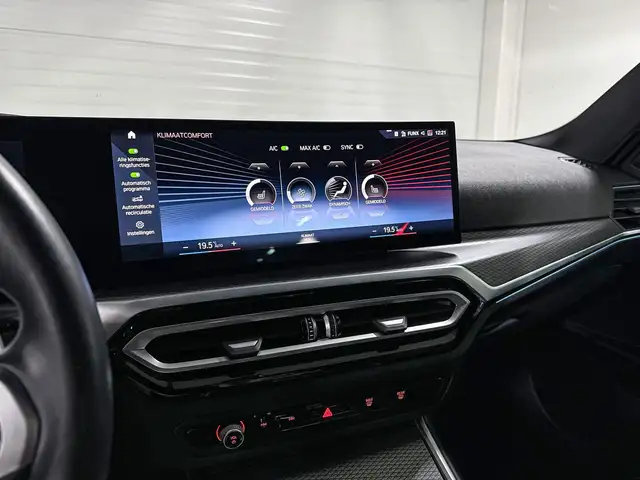 BMW 3 Series view 15