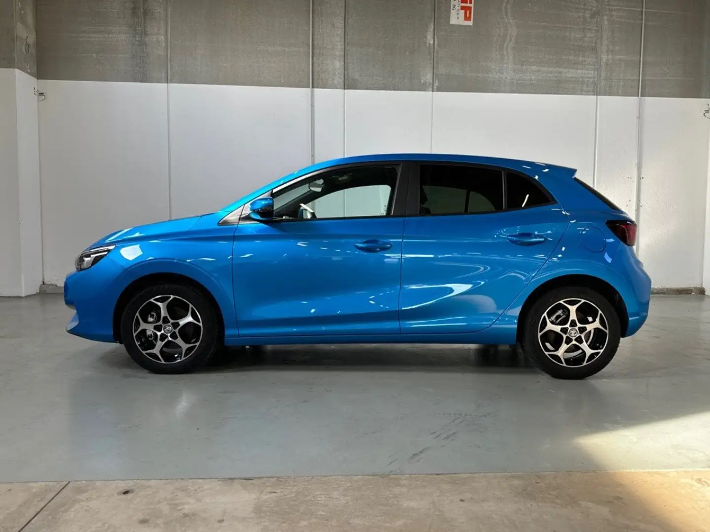 MG MG3 1.5 Hybrid+ Luxury Bleu - 2