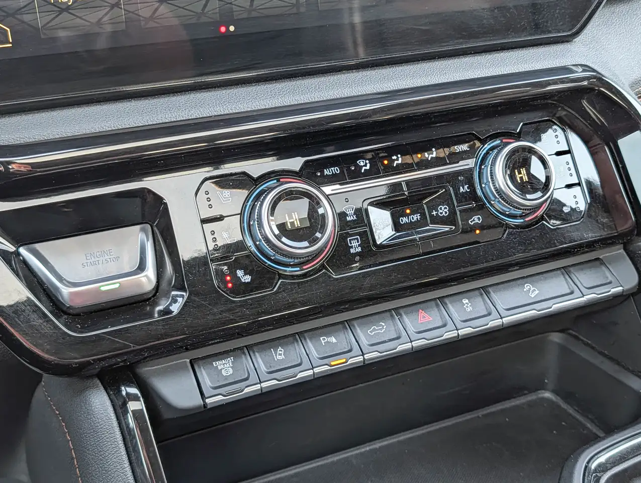 GMC Sierra 2500HD снимка GMC Sierra 2500HD