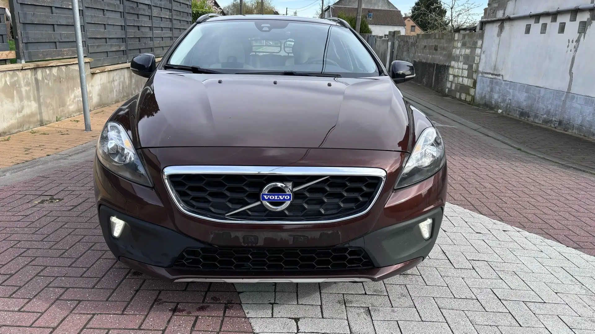 Volvo V40 Cross Country 2.0 D2/96gr/CUIR/GPS/PANO/LED EXPORT OU MARCHANDS Bruin - 2
