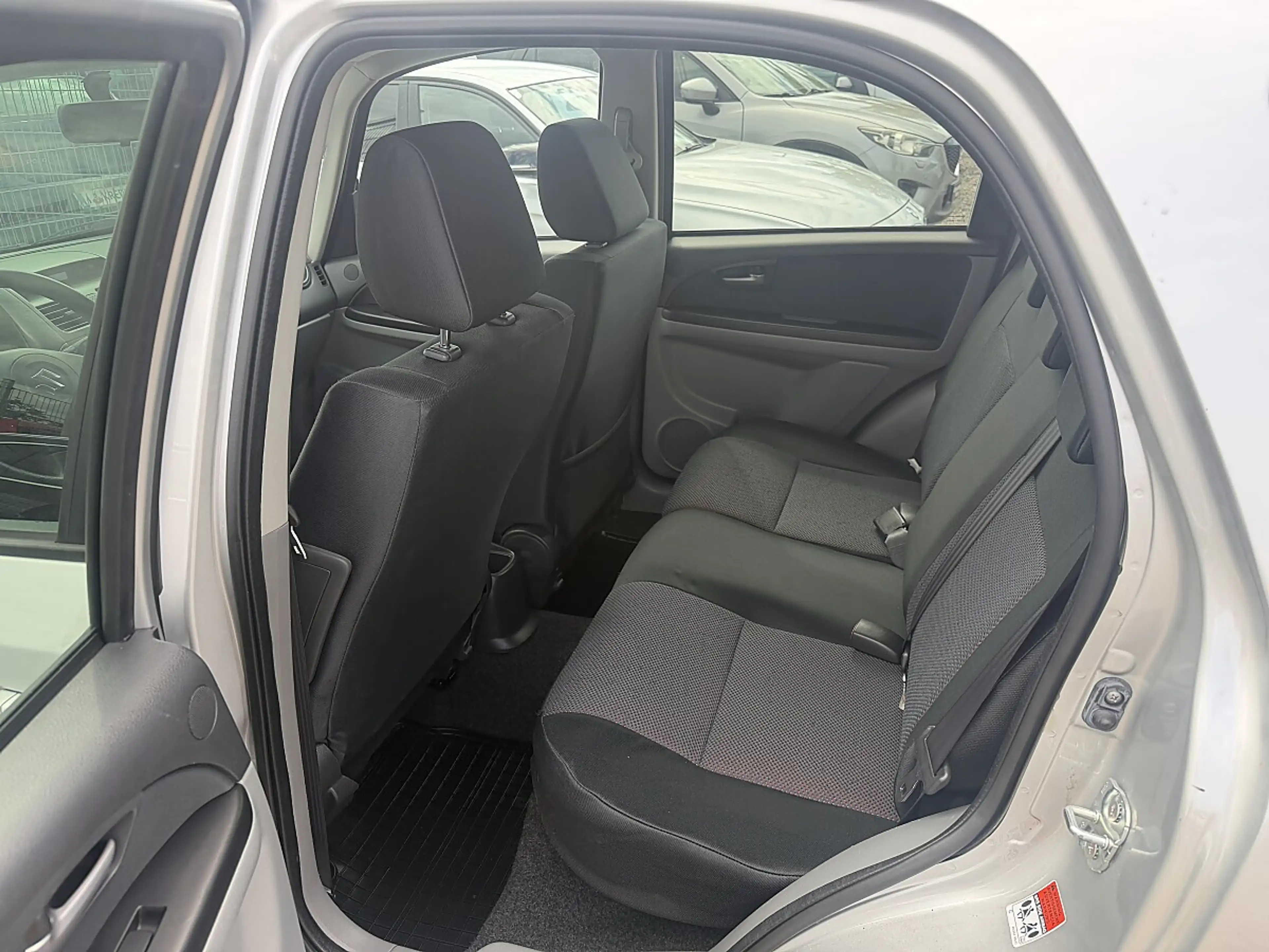 Suzuki SX4 1,6 VVT GL deluxe+ 4WD — photo 13