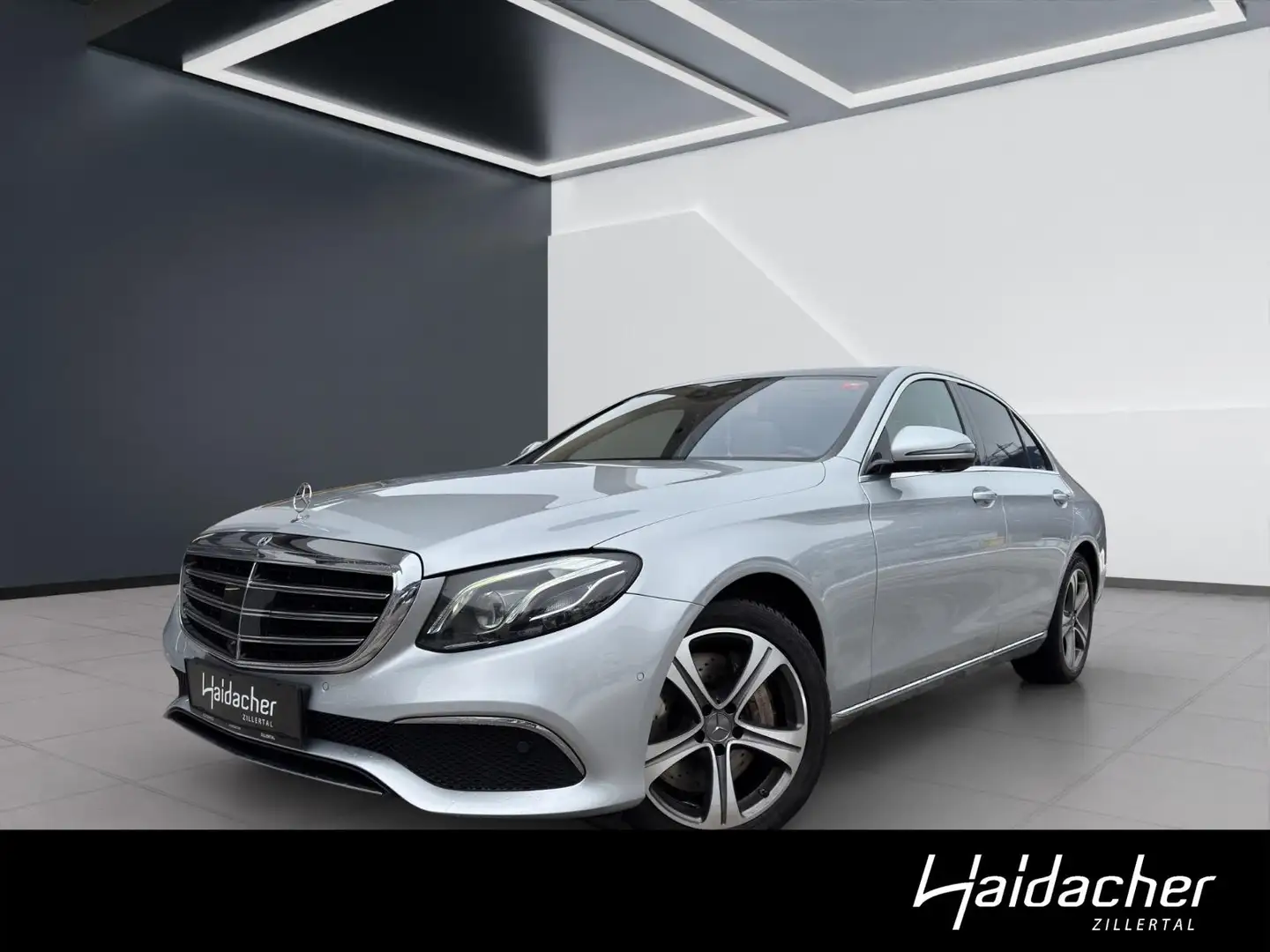 Mercedes-Benz E 350 d 4MATIC Exclusive Aut. Silber - 1