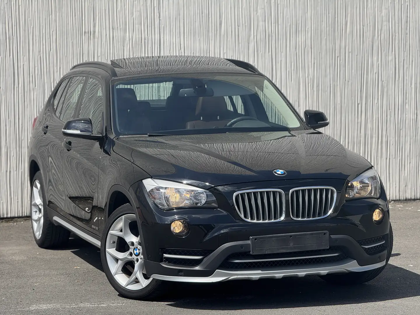 BMW X1 sDrive 18iA//Toitpano//Keyless//cuir - 1