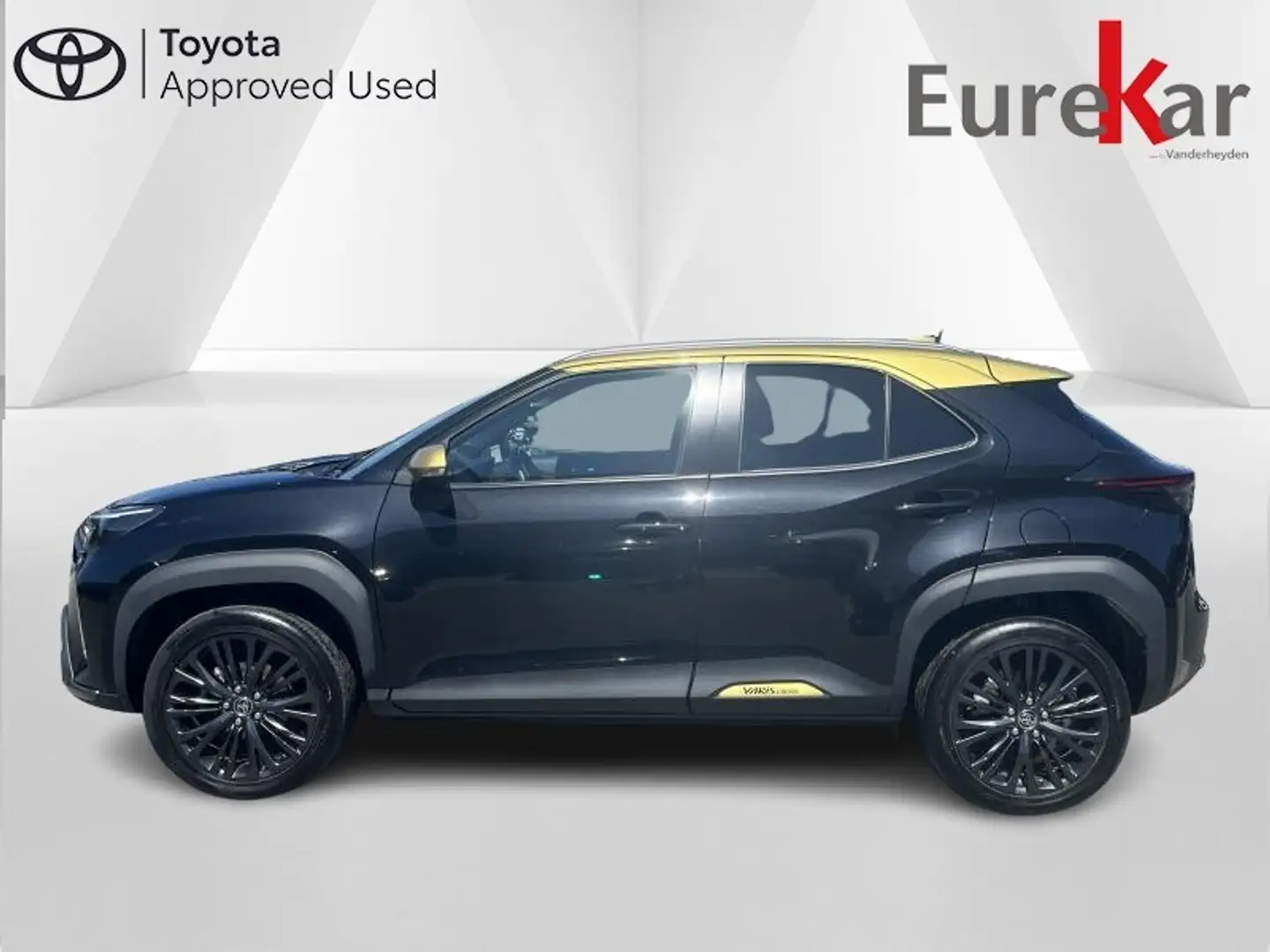 Toyota Yaris Cross 1.5 HYBRID Adventure Zwart - 2