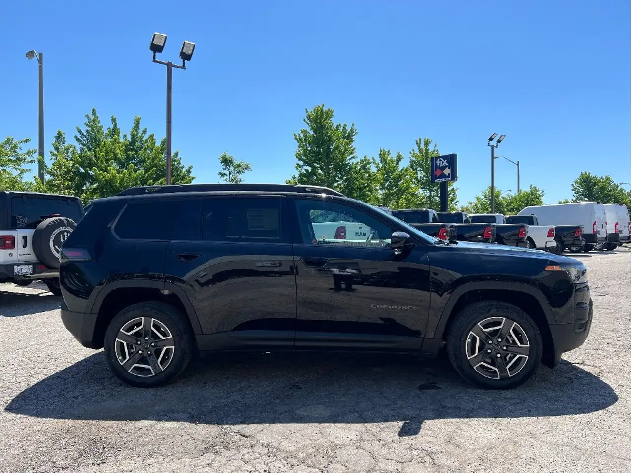 Jeep Cherokee снимка Jeep Cherokee