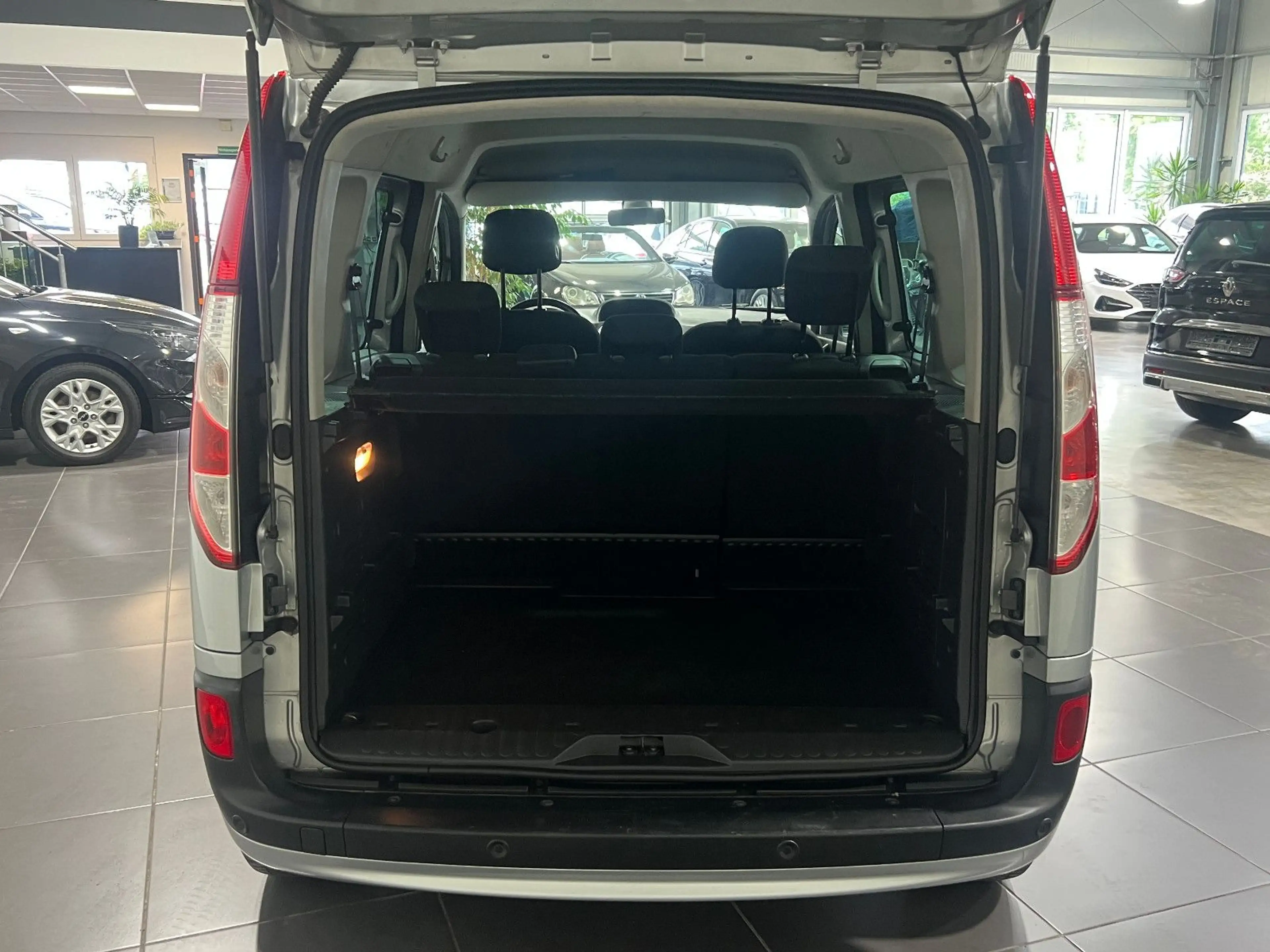 Renault Kangoo 1.5 dCi **Navi*PDC*Klima*Tempomat** — photo 9