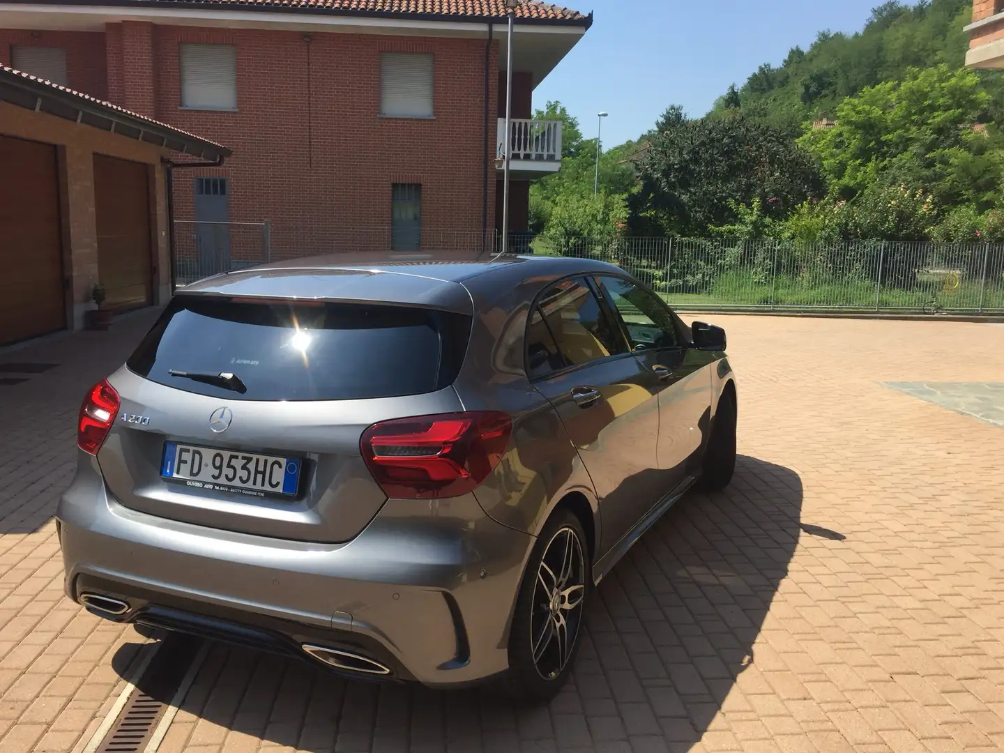 Mercedes-Benz A 200 Premium auto my16 - 2