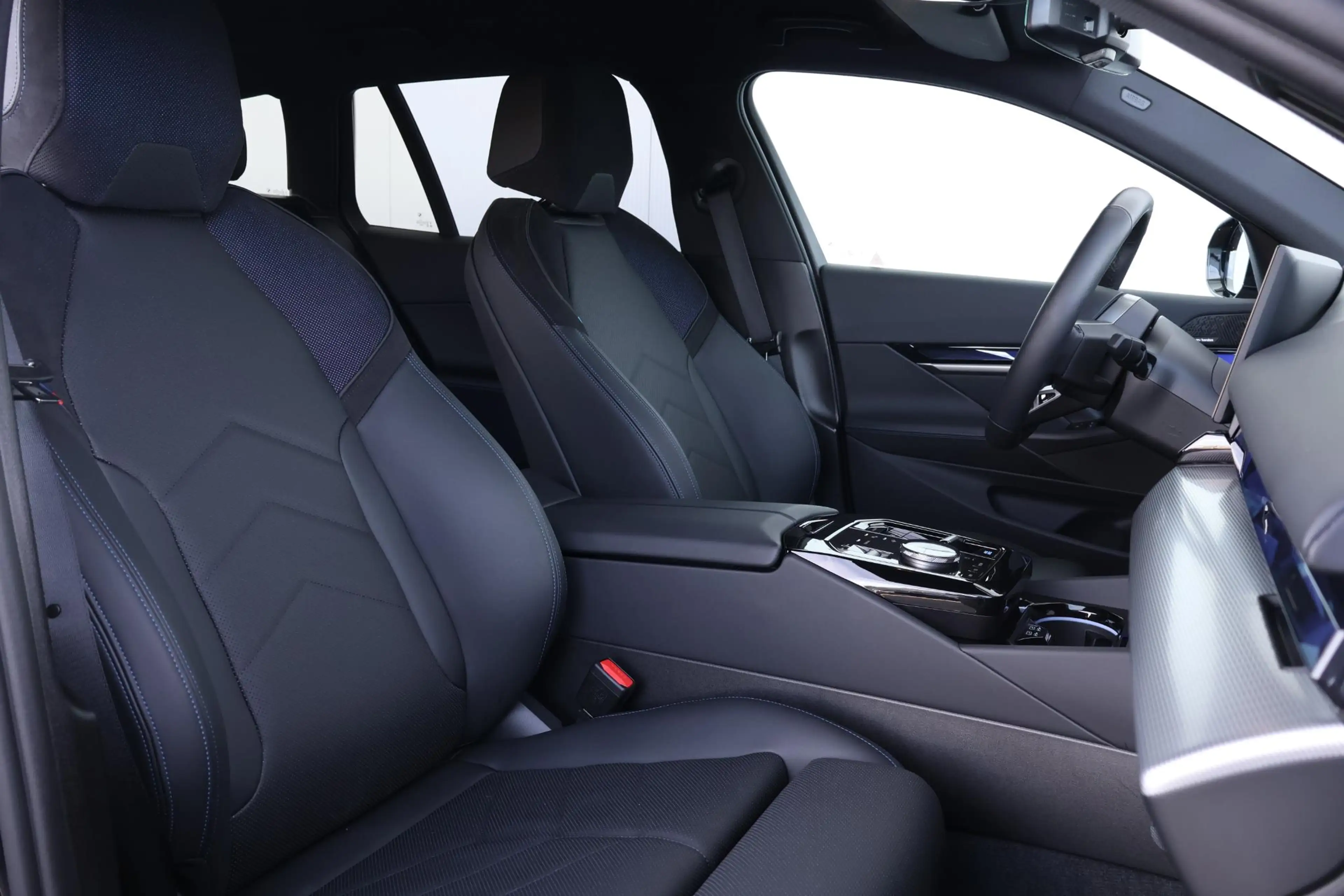 BMW i5 Touring eDrive40 M Sport Edition 84 kWh | M-Sport — photo 9