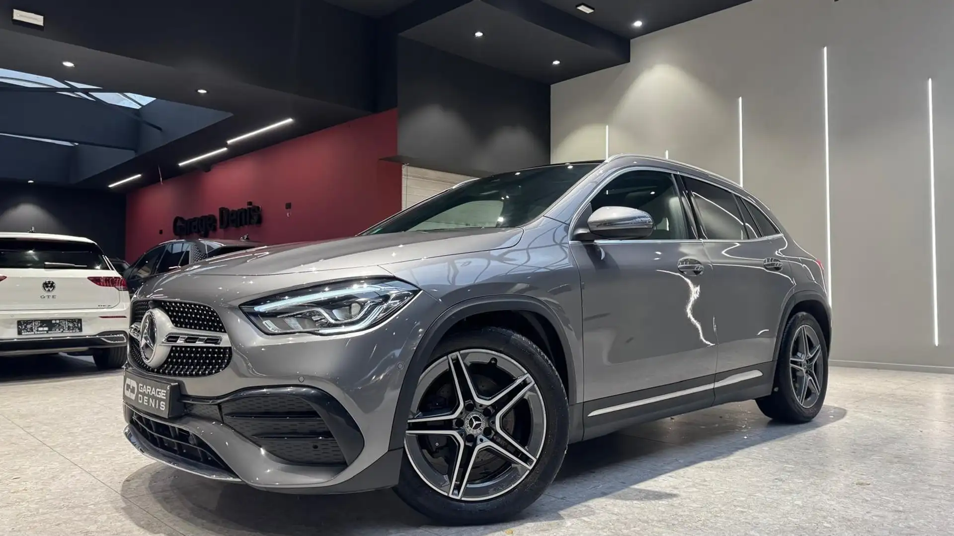 Mercedes-Benz GLA 200 d*PACK AMG*TOIT-PANO*GPS+CAMERA*LED*CUIR*GARANTIE Grijs - 1