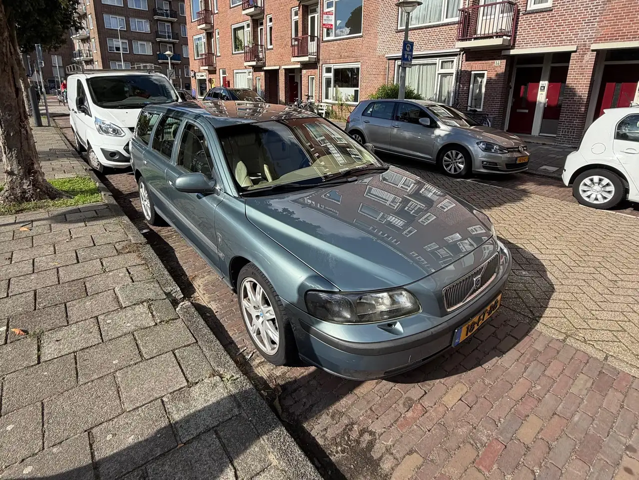 Volvo V70 2.4 Comfort Line, foto 2