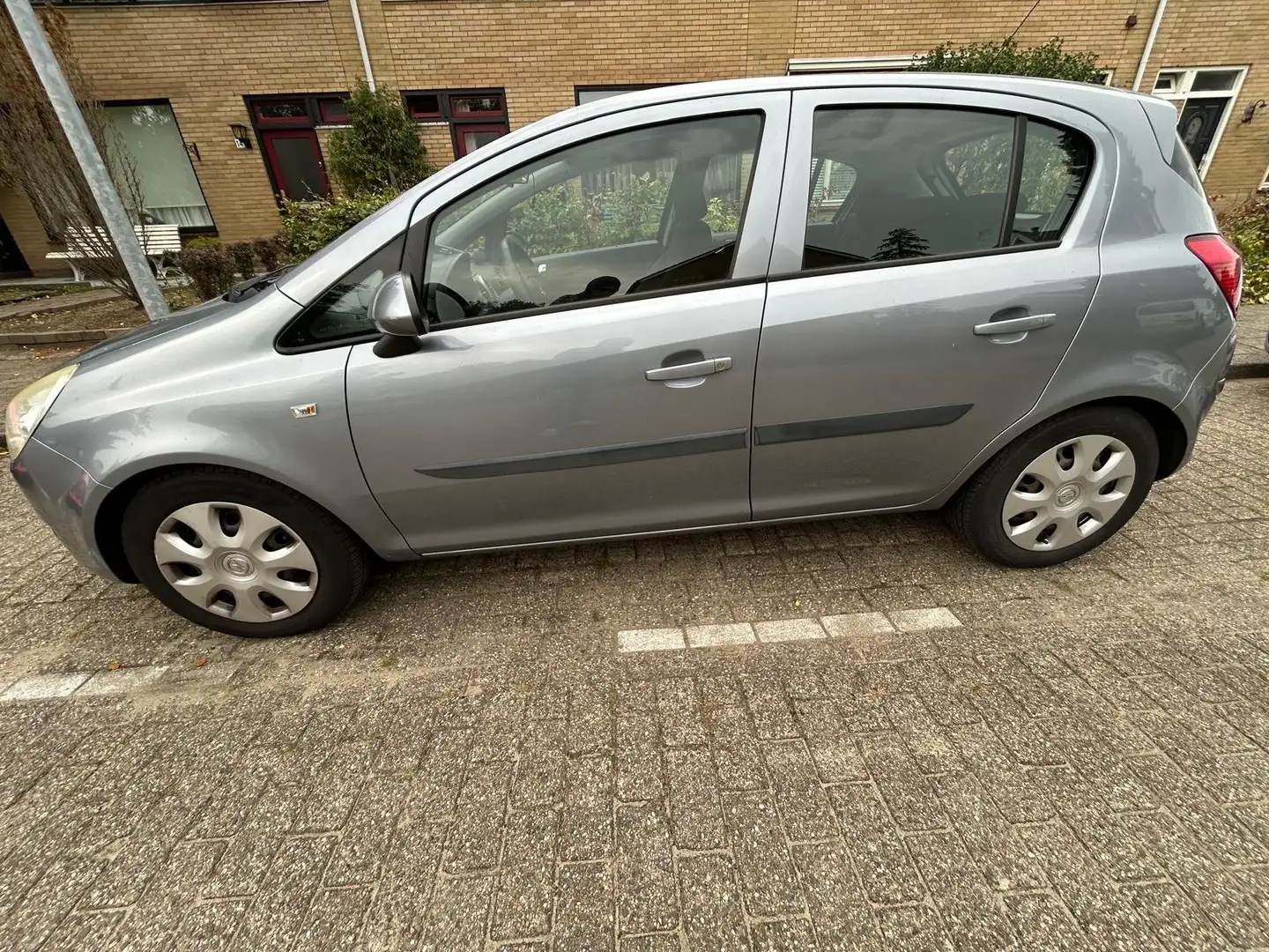 Opel Corsa Corsa 1.2-16V Enjoy Сірий - 2