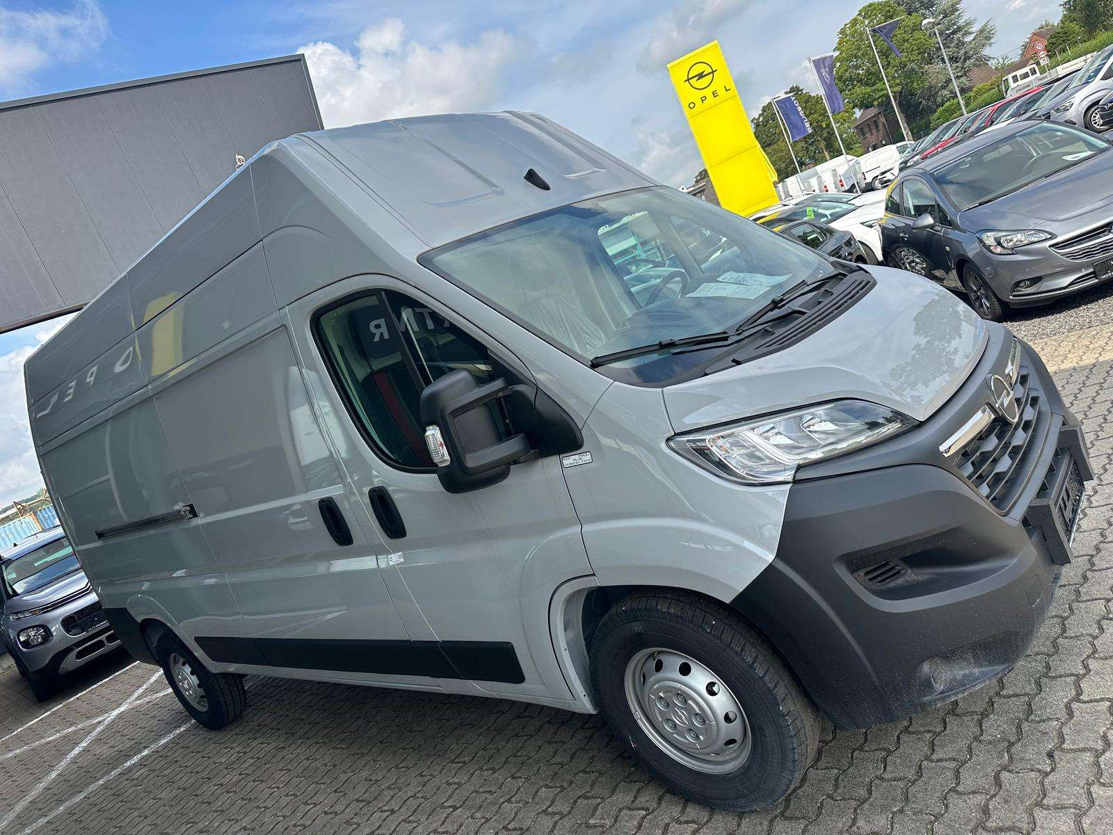 Opel Movano