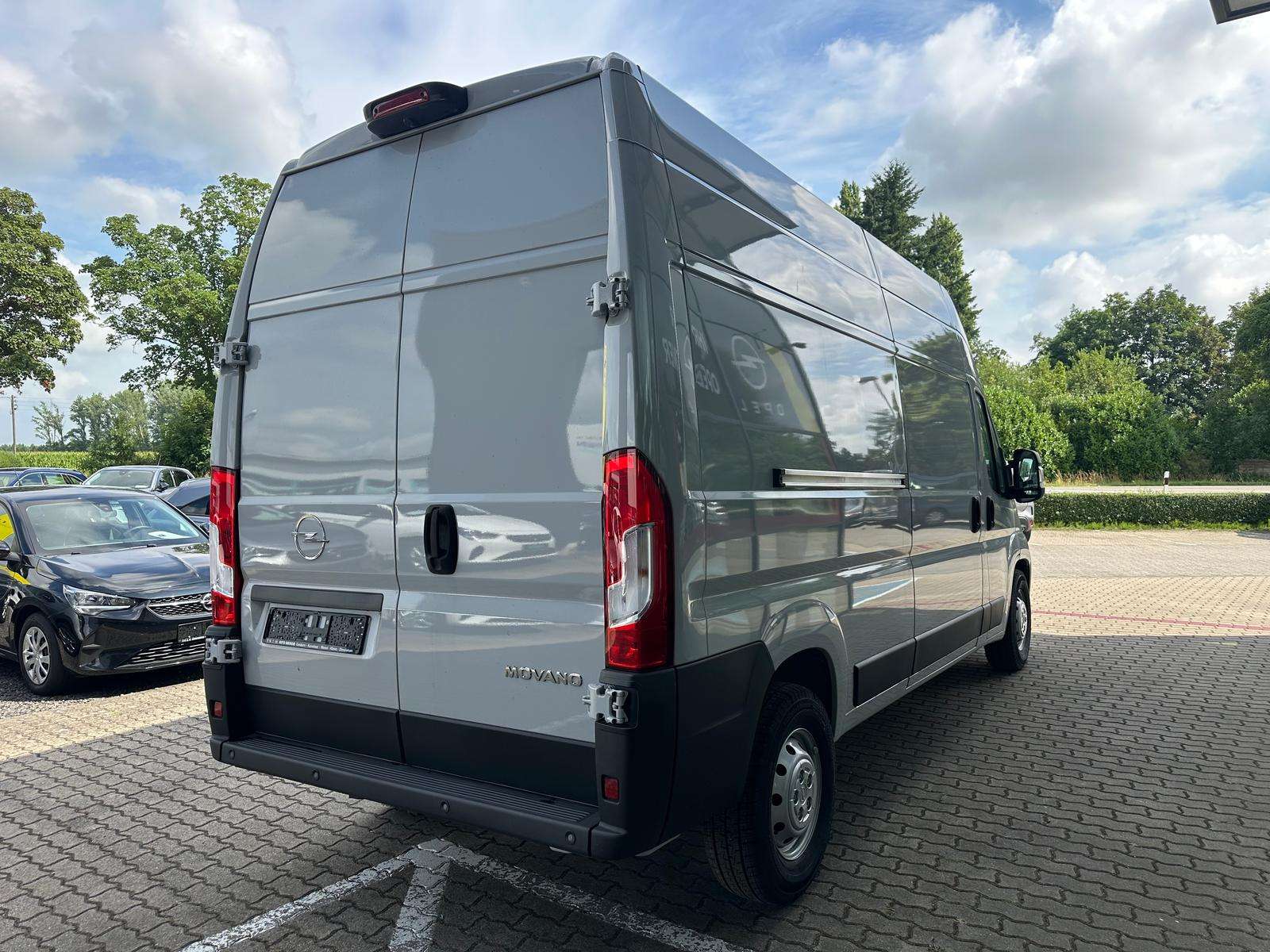 Opel Movano